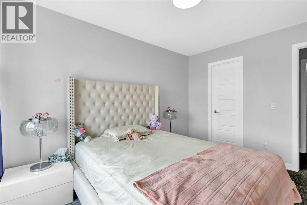 Single Family House for Sale in  howse Common NE Livingston Calgary 