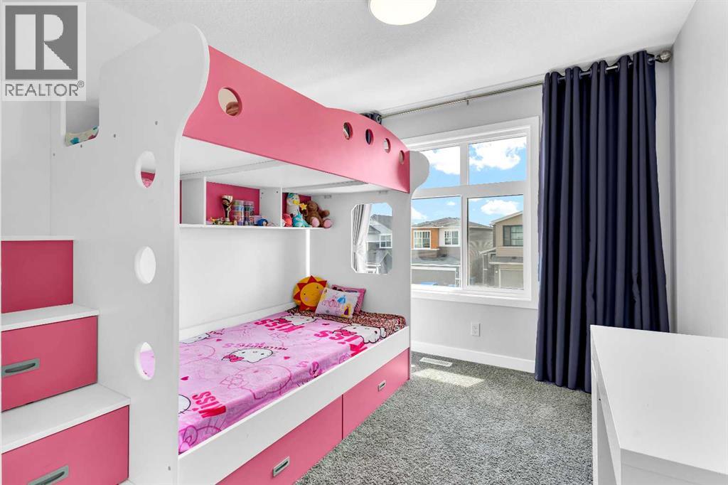 Single Family House for Sale in  howse Common NE Livingston Calgary 