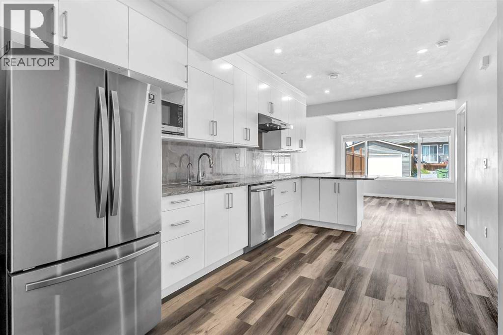 Single Family House for Sale in  howse Common NE Livingston Calgary 