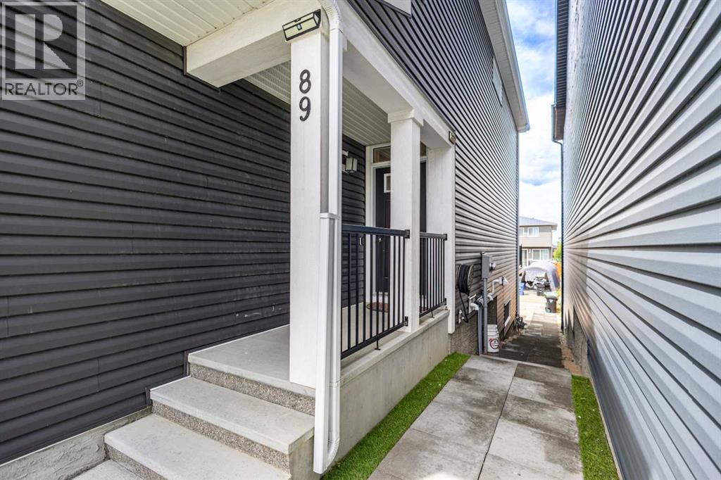 Single Family House for Sale in  howse Common NE Livingston Calgary 