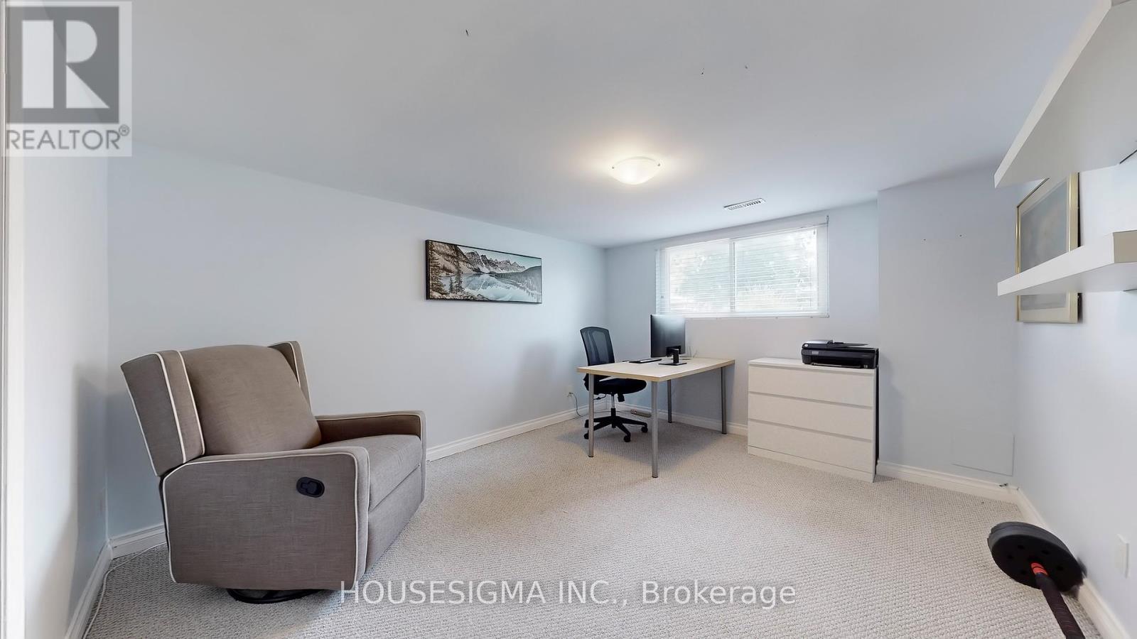 Photo 5 of 641 Glen Moor Crescent, Burlington ON