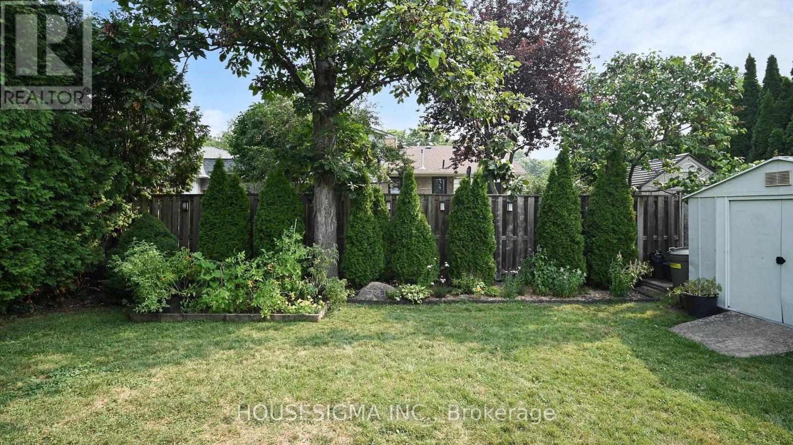 Photo 48 of 641 Glen Moor Crescent, Burlington ON
