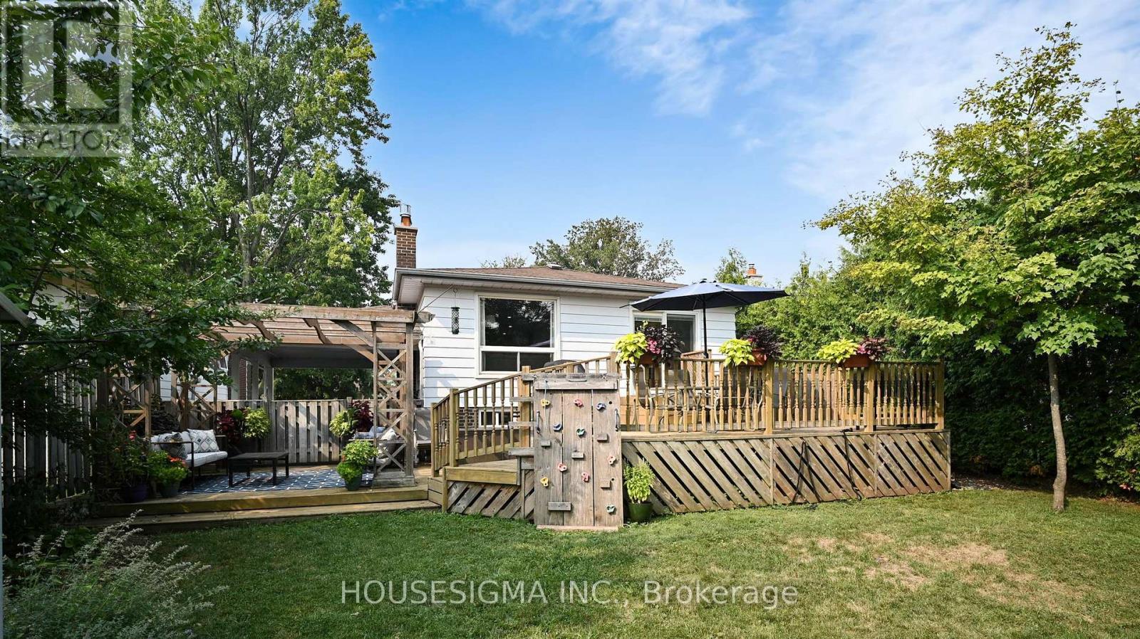 Photo 9 of 641 Glen Moor Crescent, Burlington ON