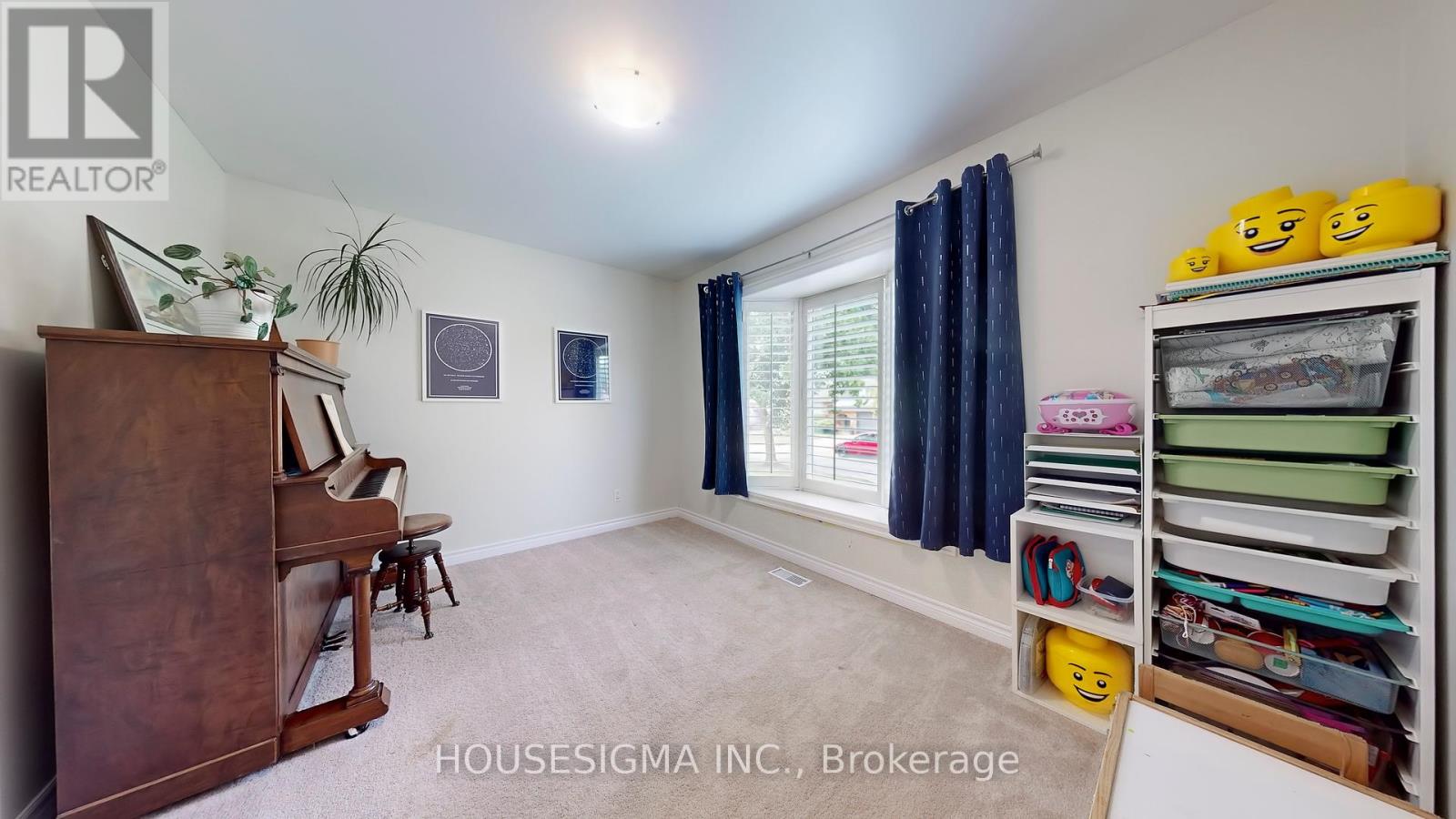 Photo 23 of 641 Glen Moor Crescent, Burlington ON