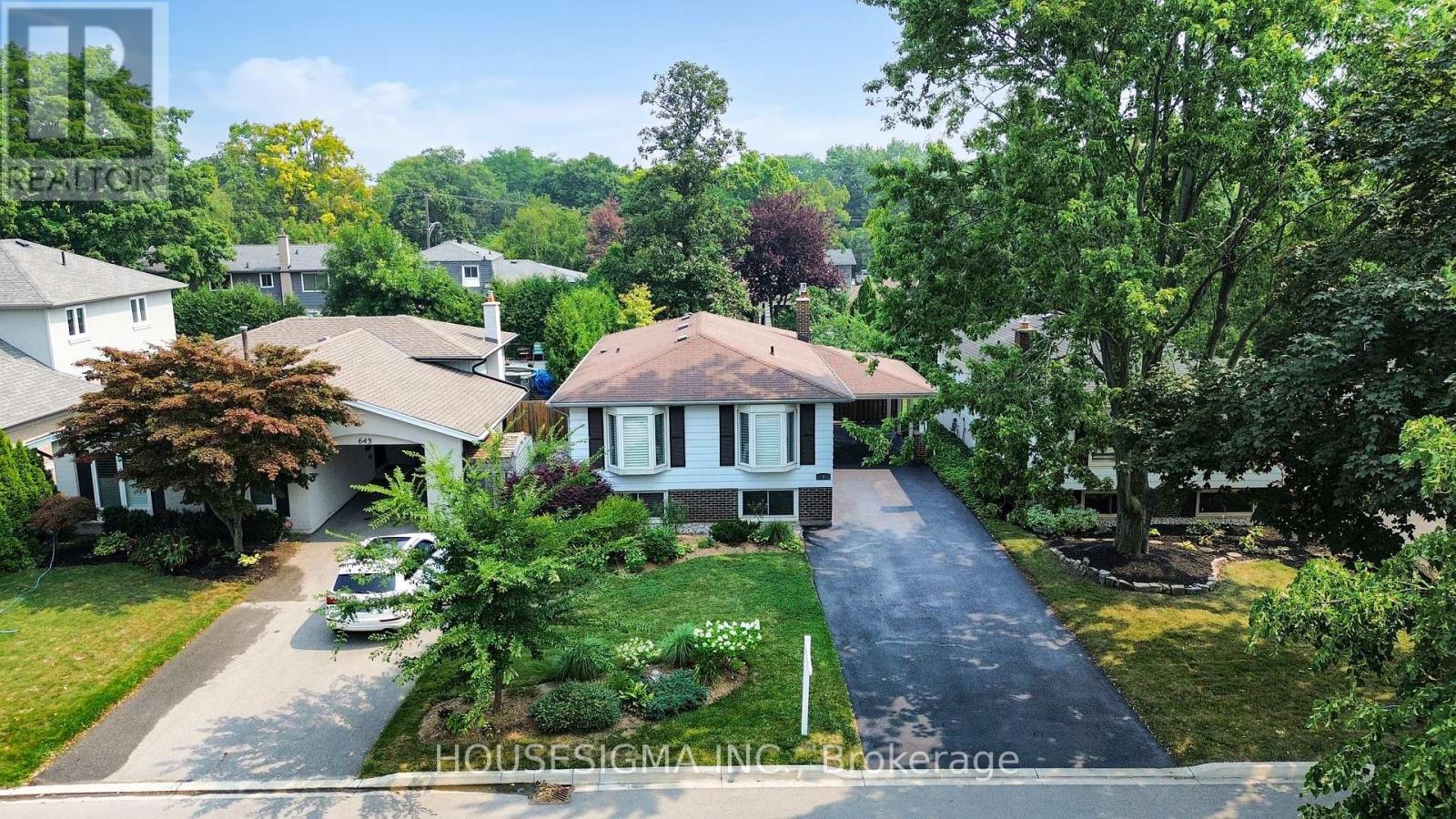 Photo 20 of 641 Glen Moor Crescent, Burlington ON