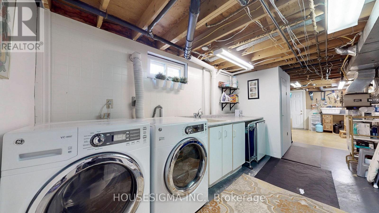 Photo 46 of 641 Glen Moor Crescent, Burlington ON