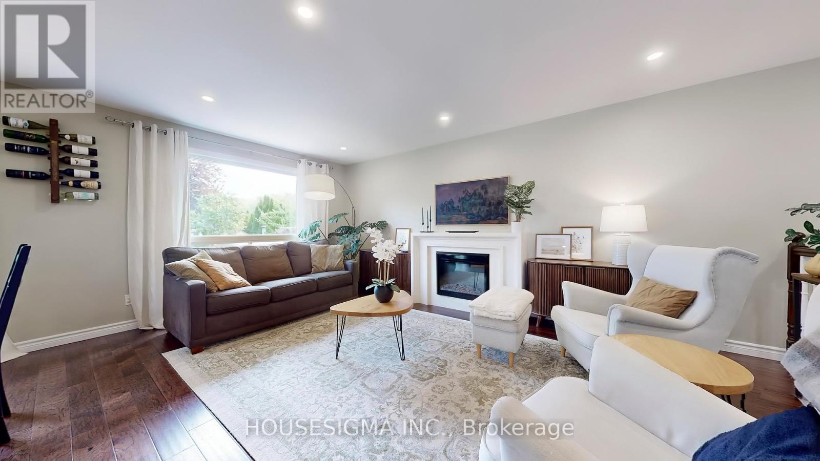 Photo 6 of 641 Glen Moor Crescent, Burlington ON