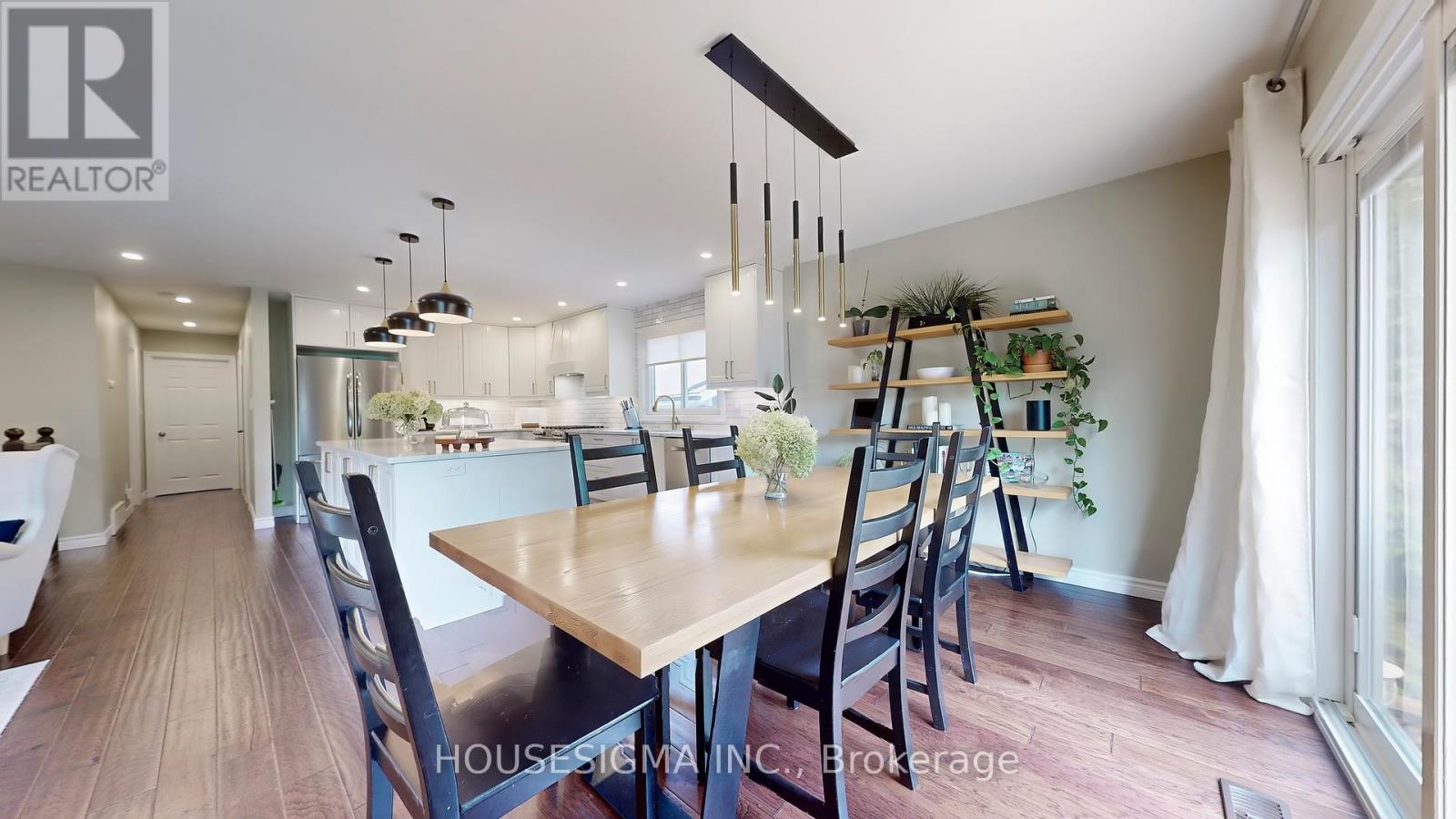 Photo 27 of 641 Glen Moor Crescent, Burlington ON