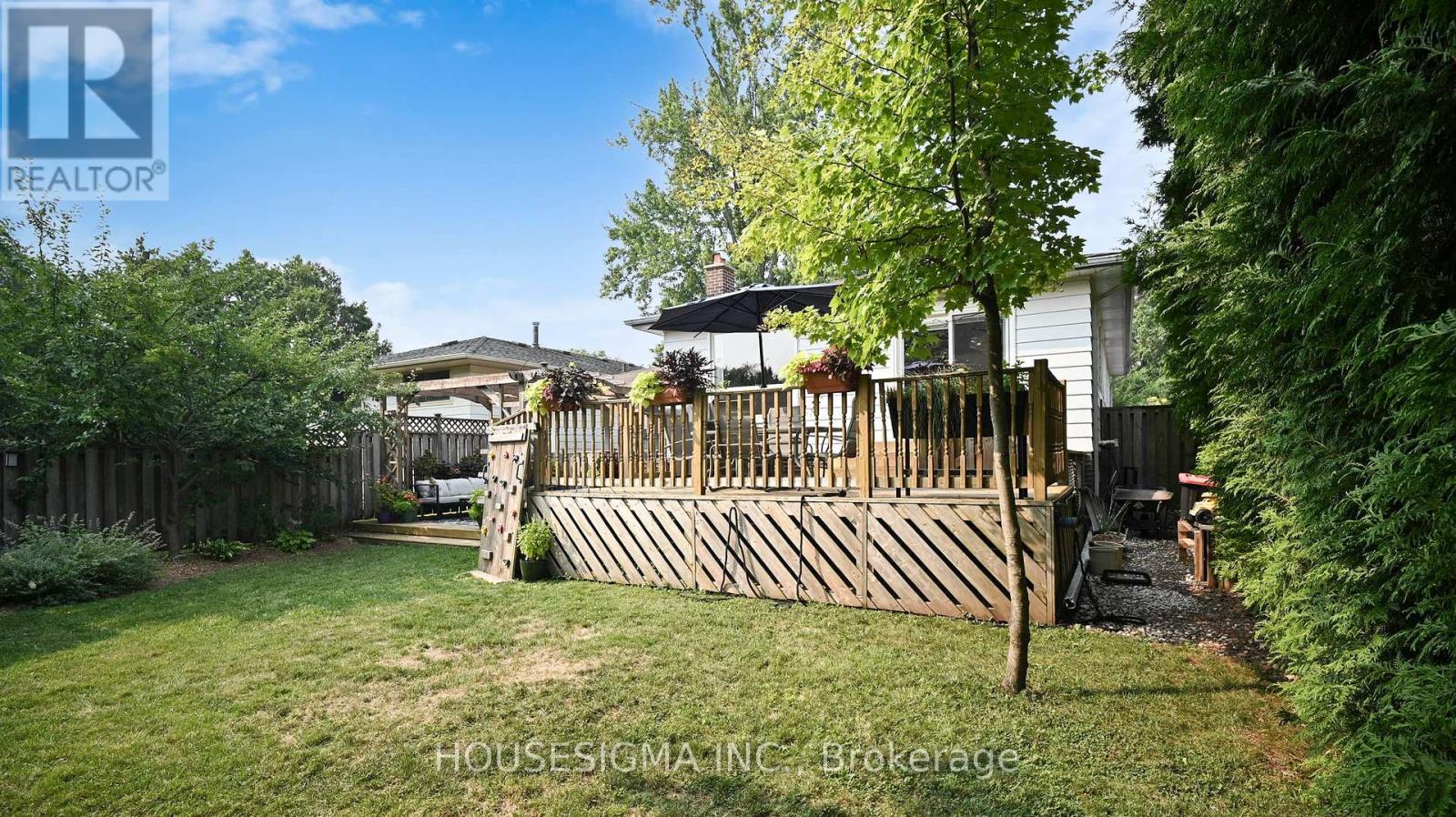 Photo 38 of 641 Glen Moor Crescent, Burlington ON