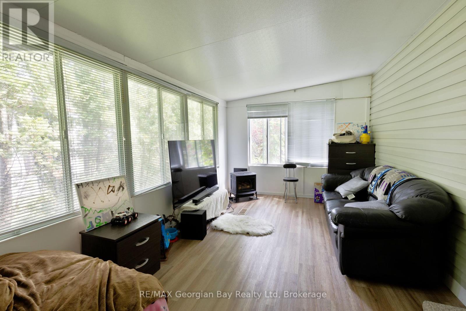 Photo 14 of 30 10 Winfield Drive, Tay ON