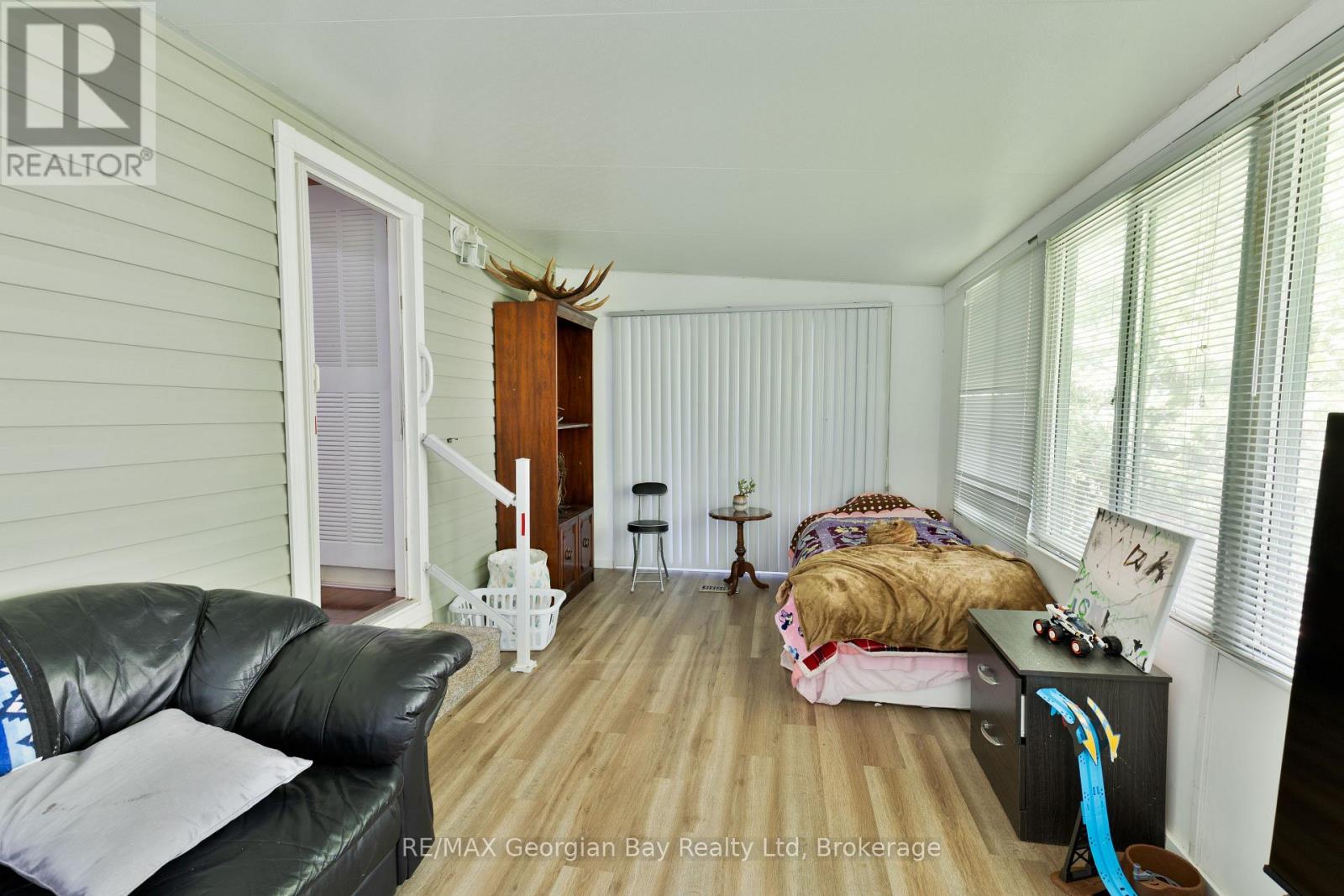 Photo 15 of 30 10 Winfield Drive, Tay ON