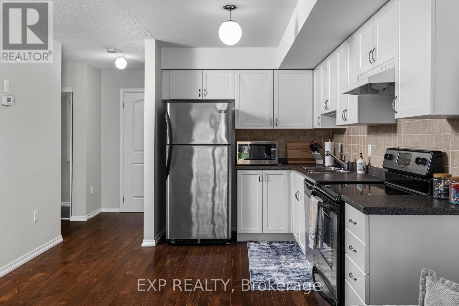 Photo 13 of 1 15 Cheltenham Road, Barrie ON