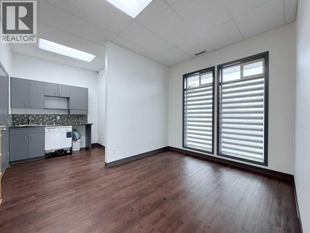 Photo 10 of 101 10127 121 Avenue, Grande Prairie AB