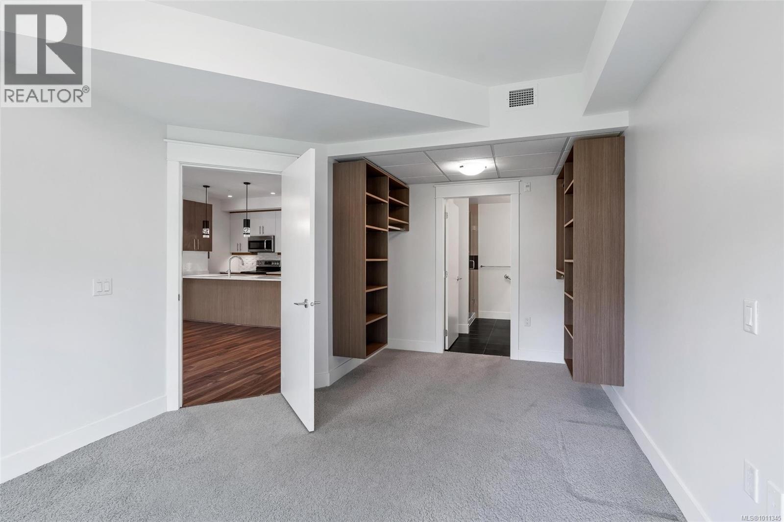 Single Family House for Sale in   Travino Lane Saanich 