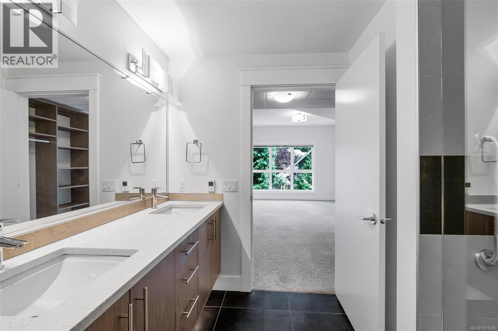 Single Family House for Sale in   Travino Lane Saanich 