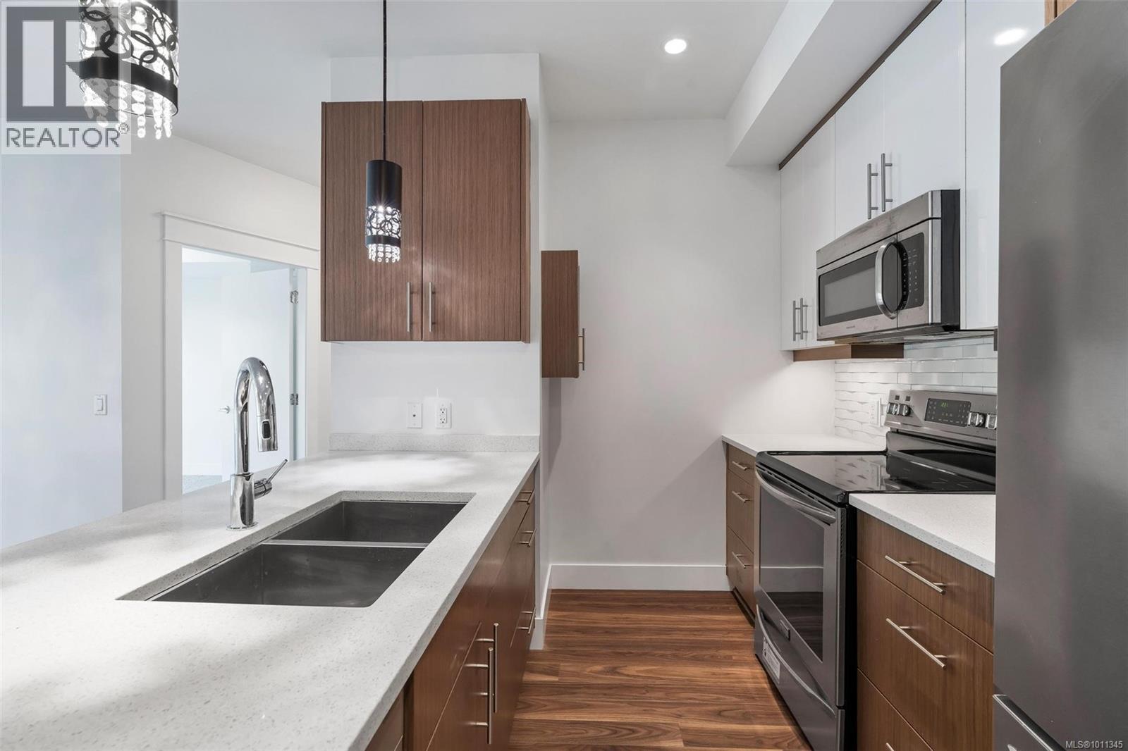 Single Family House for Sale in   Travino Lane Saanich 