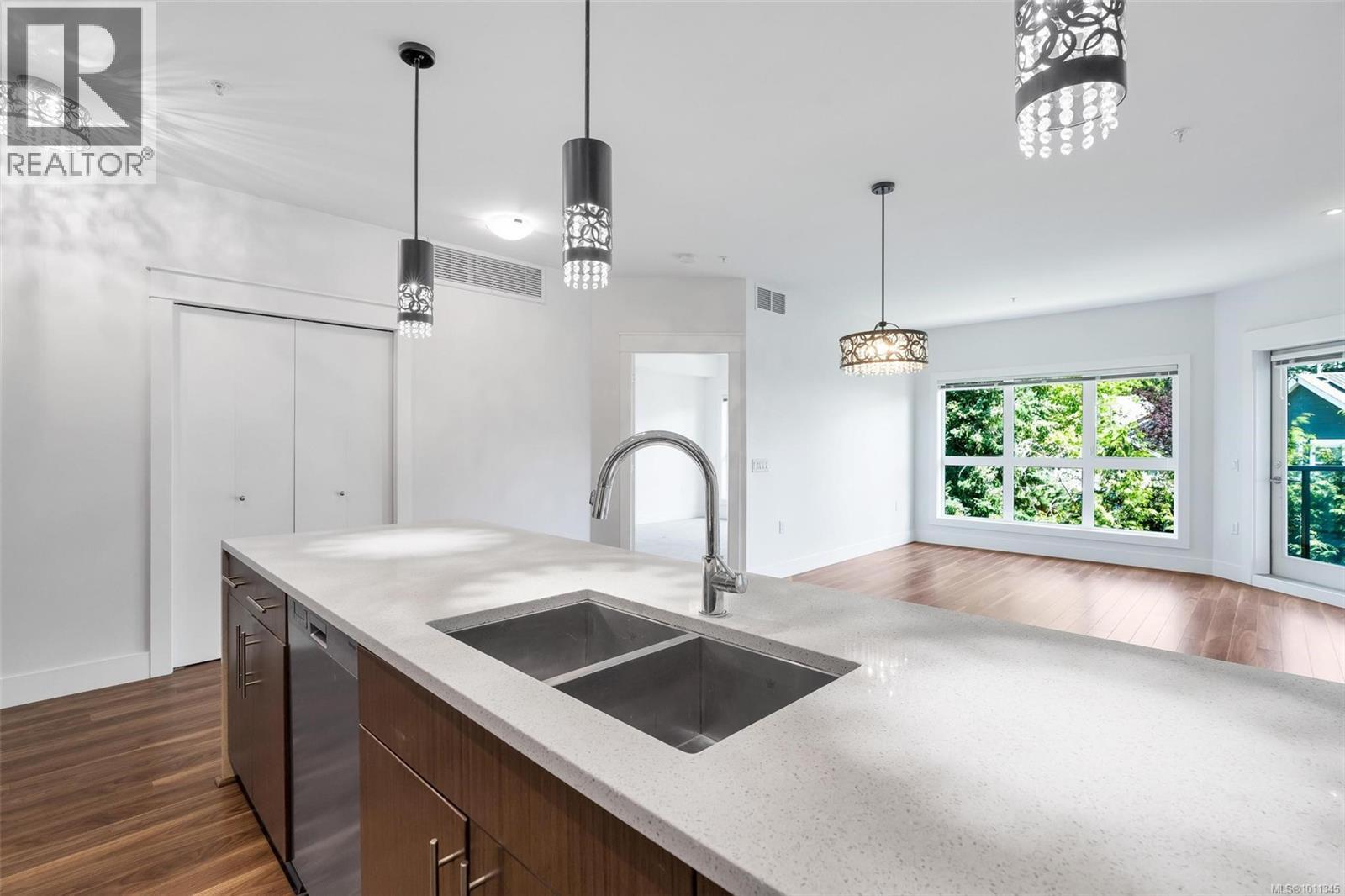 Single Family House for Sale in   Travino Lane Saanich 