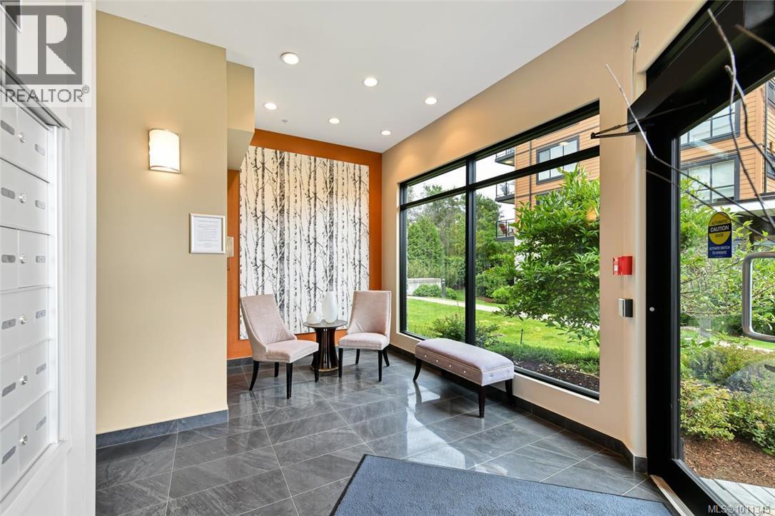 Single Family House for Sale in   Travino Lane Saanich 