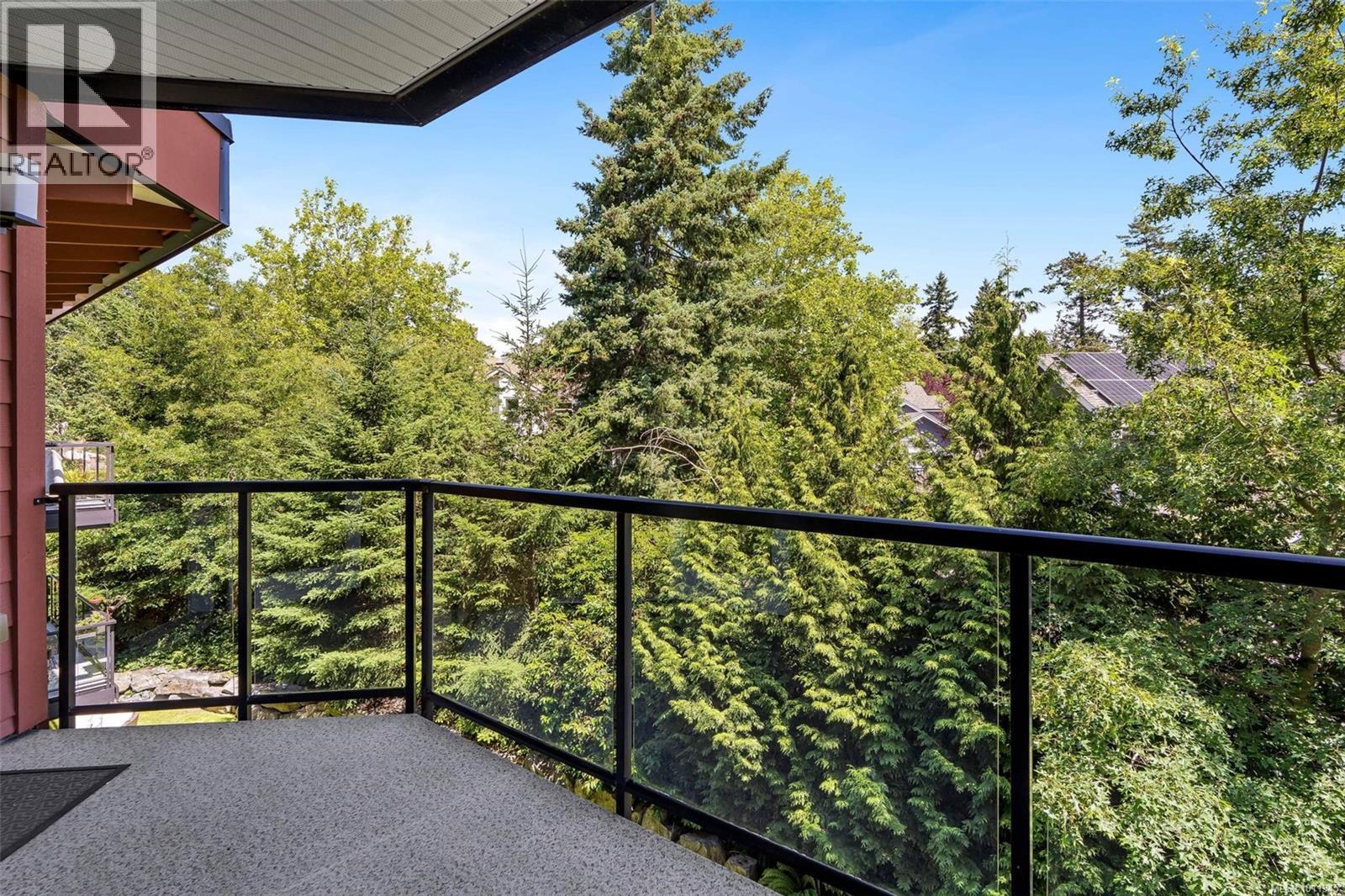 Single Family House for Sale in   Travino Lane Saanich 