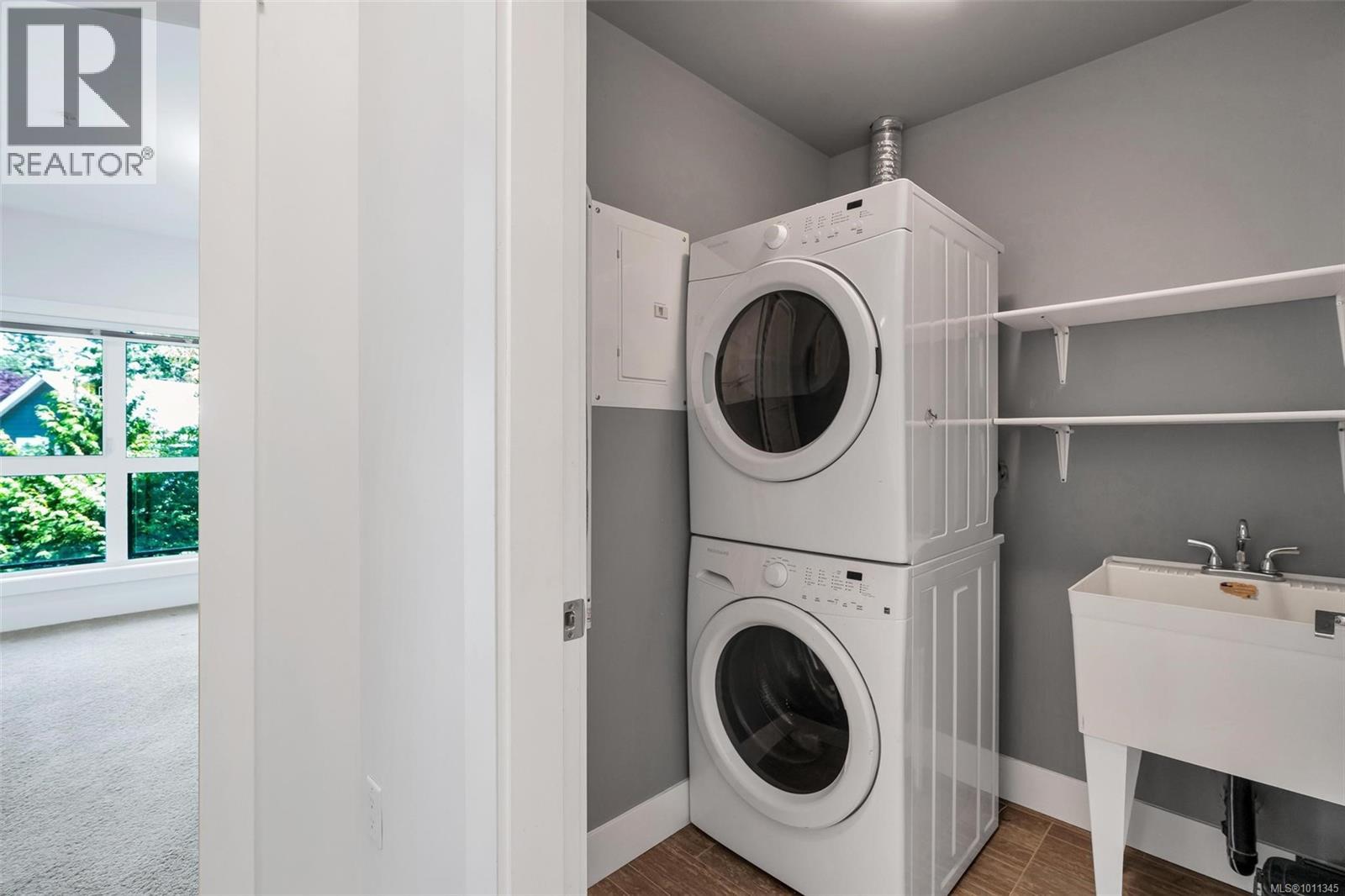 Single Family House for Sale in   Travino Lane Saanich 