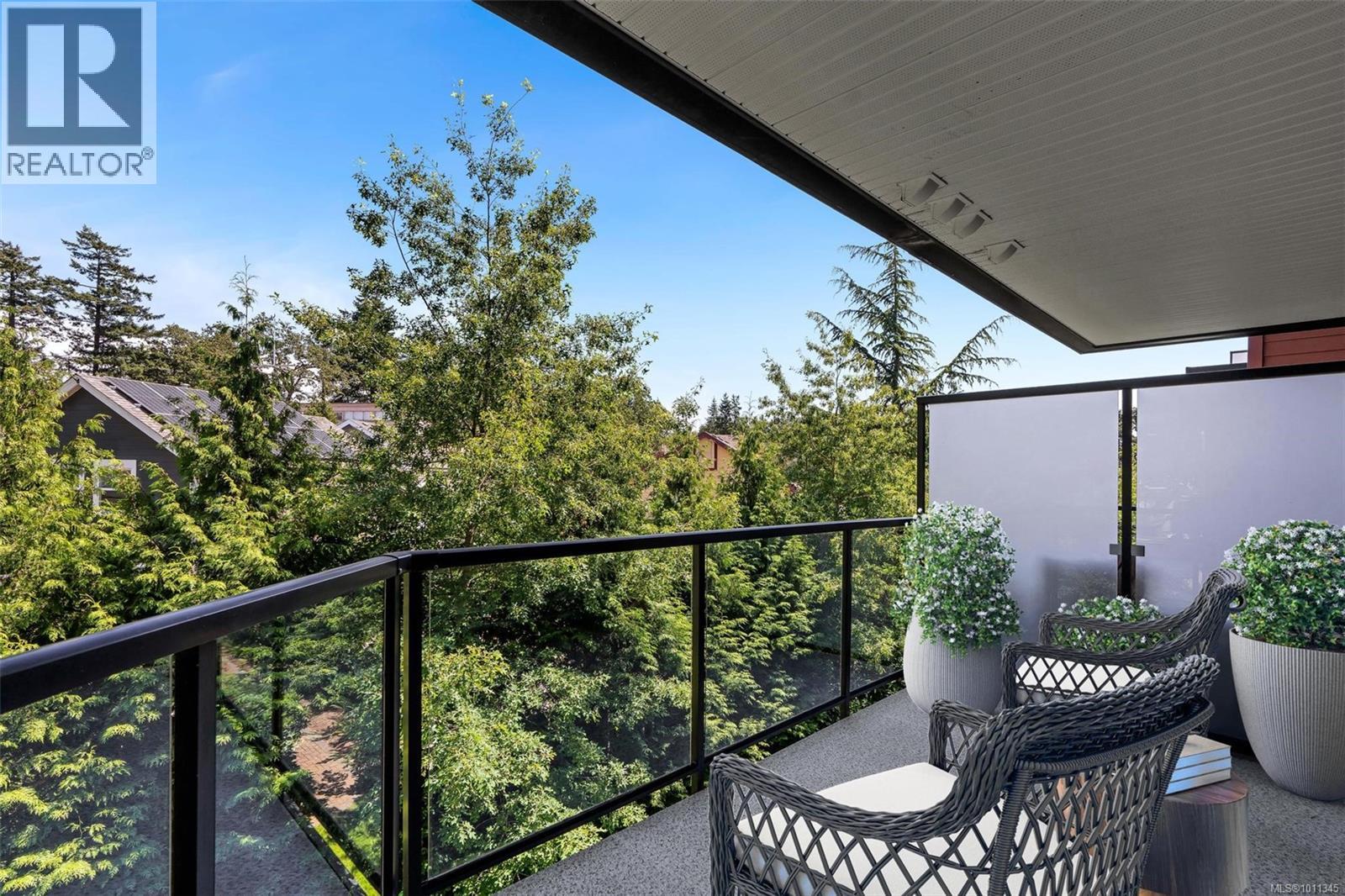 Single Family House for Sale in   Travino Lane Saanich 