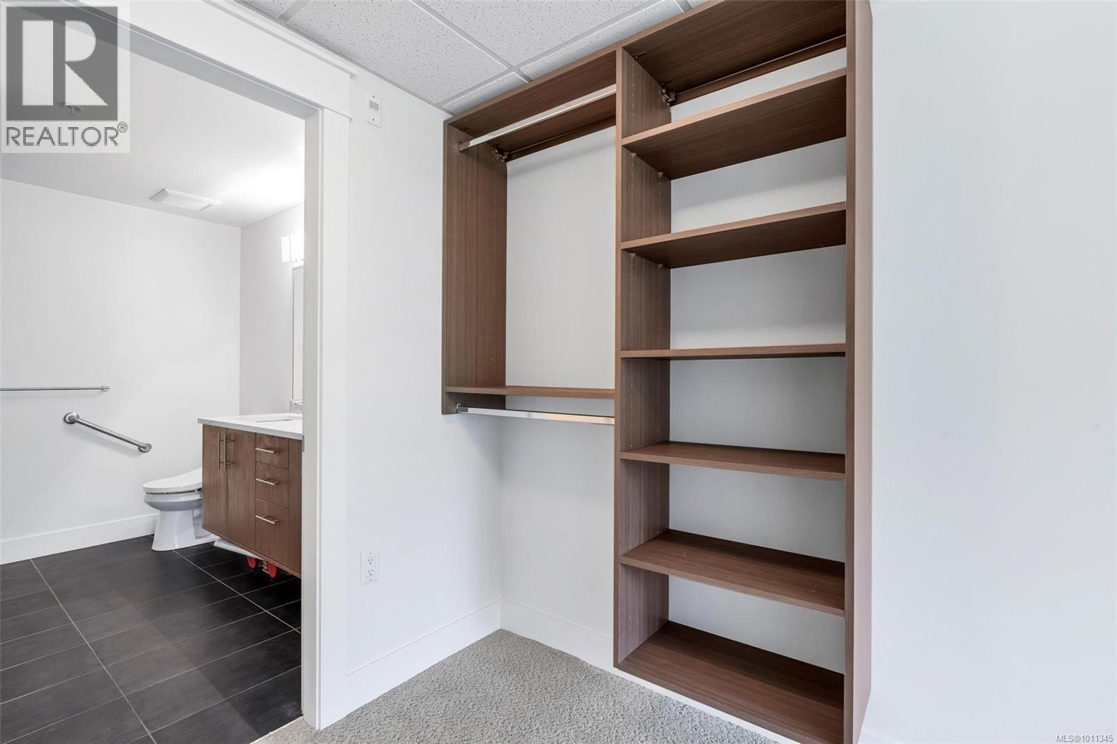 Single Family House for Sale in   Travino Lane Saanich 