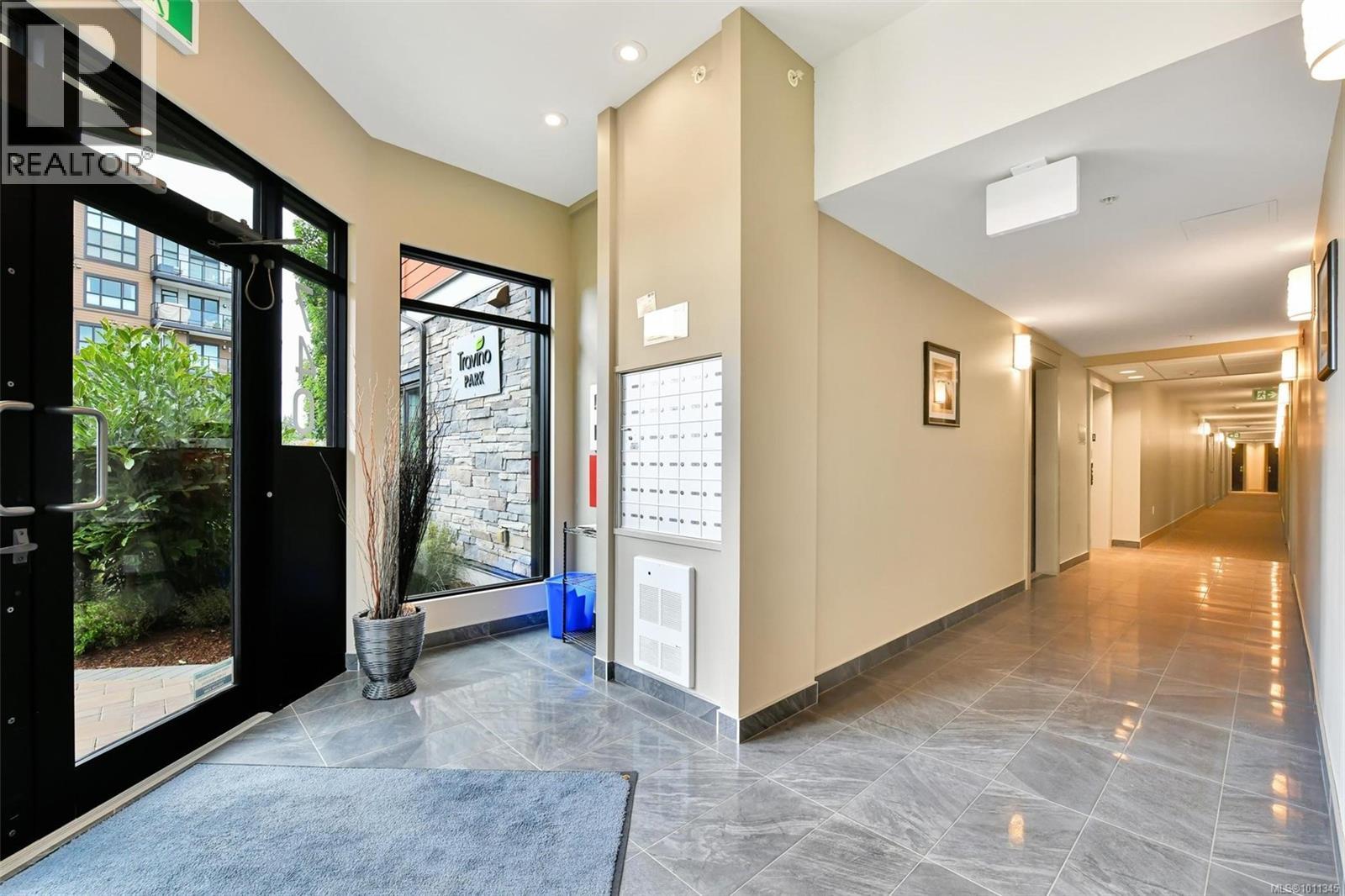 Single Family House for Sale in   Travino Lane Saanich 