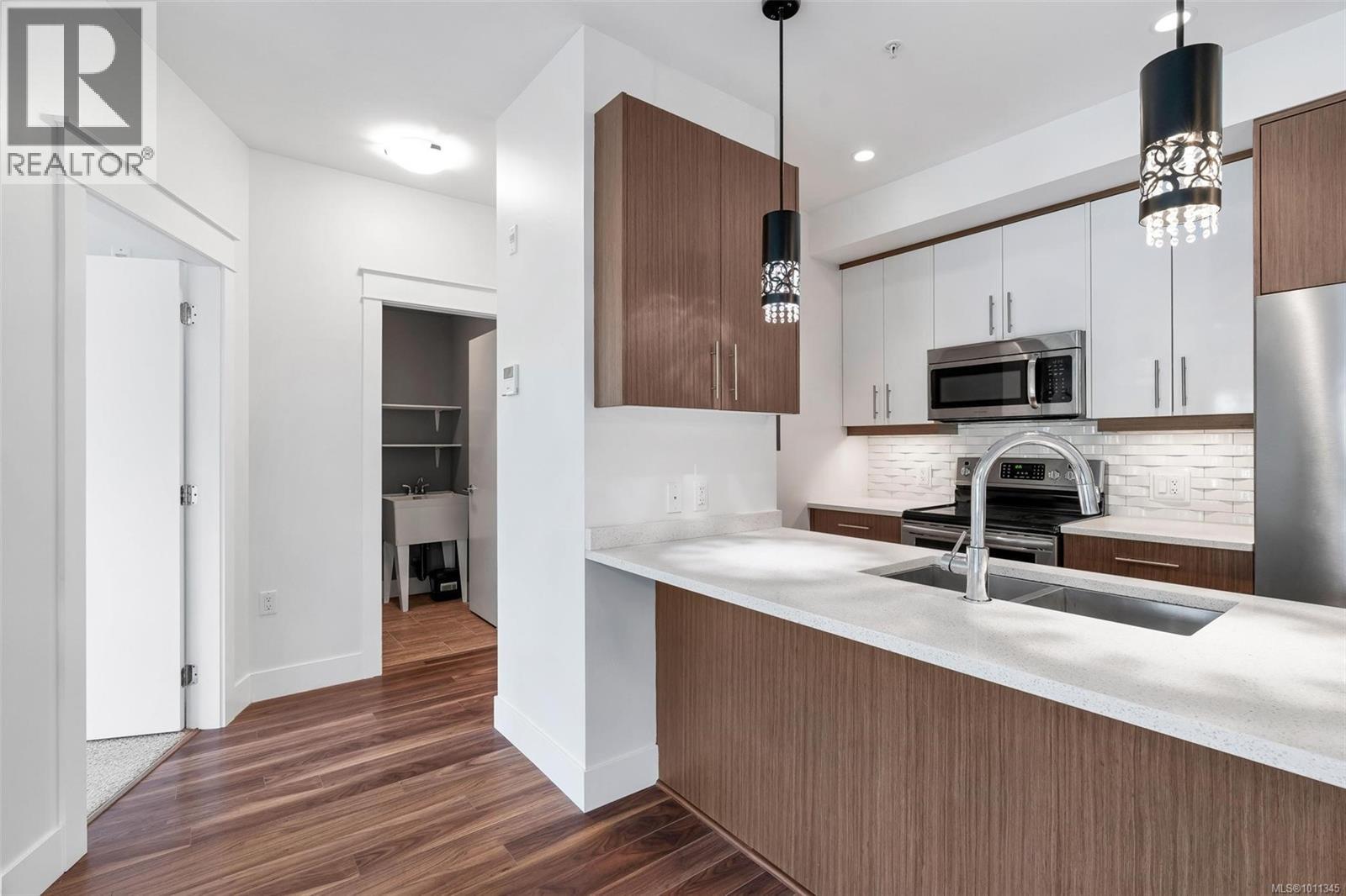 Single Family House for Sale in   Travino Lane Saanich 
