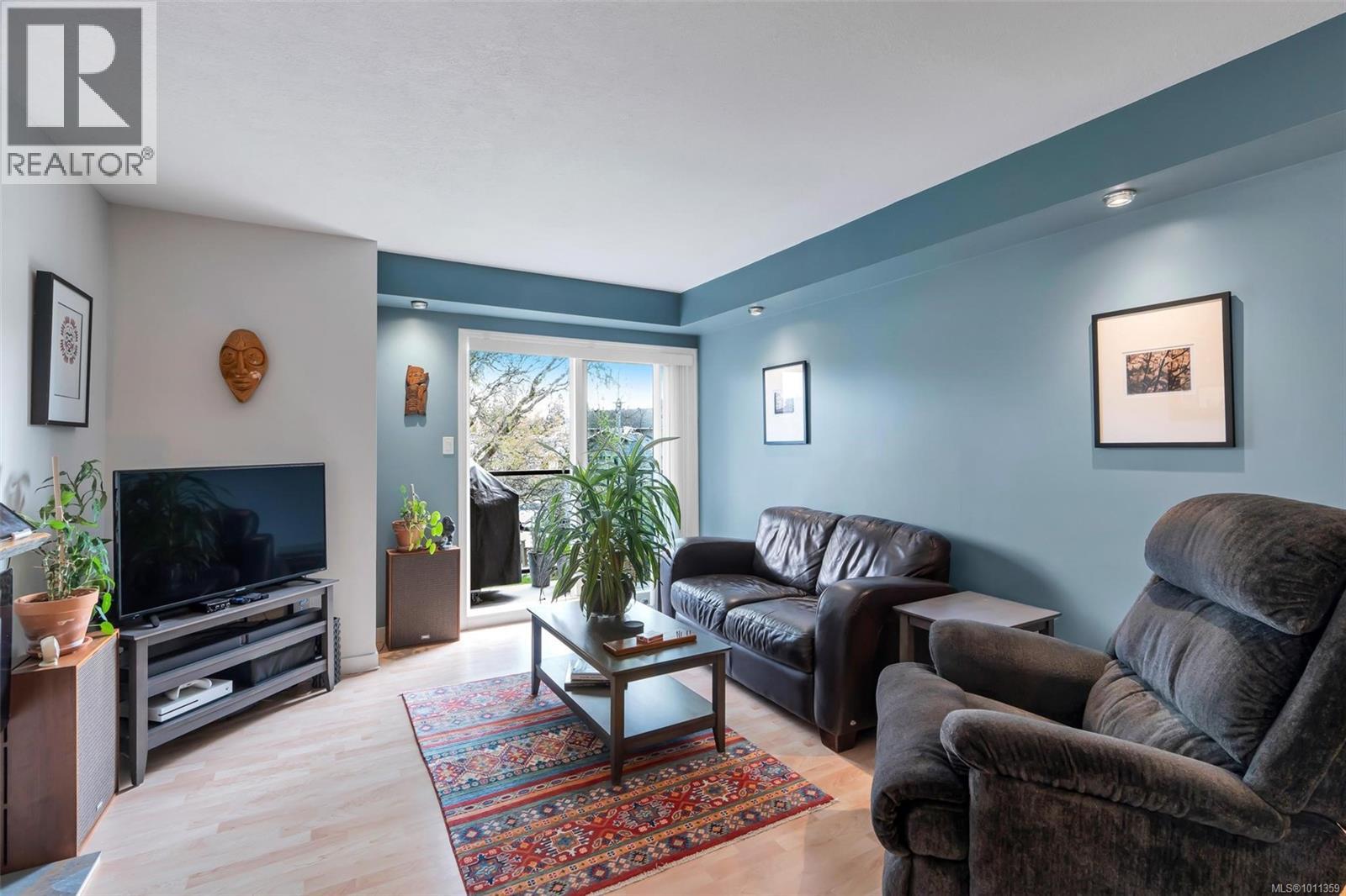 Photo 11 of 205 7070 West Saanich Rd, Central Saanich BC