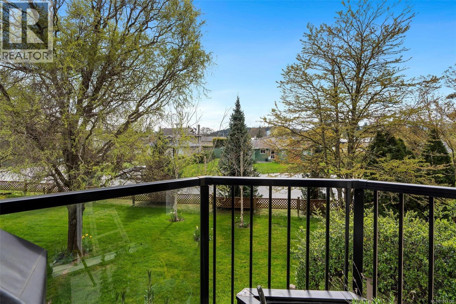 Photo 9 of 205 7070 West Saanich Rd, Central Saanich BC
