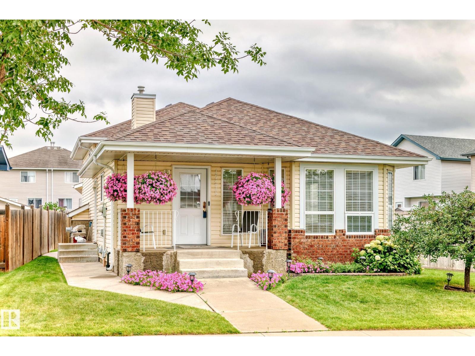 Photo 11 of 17215 88 St Nw, Edmonton AB