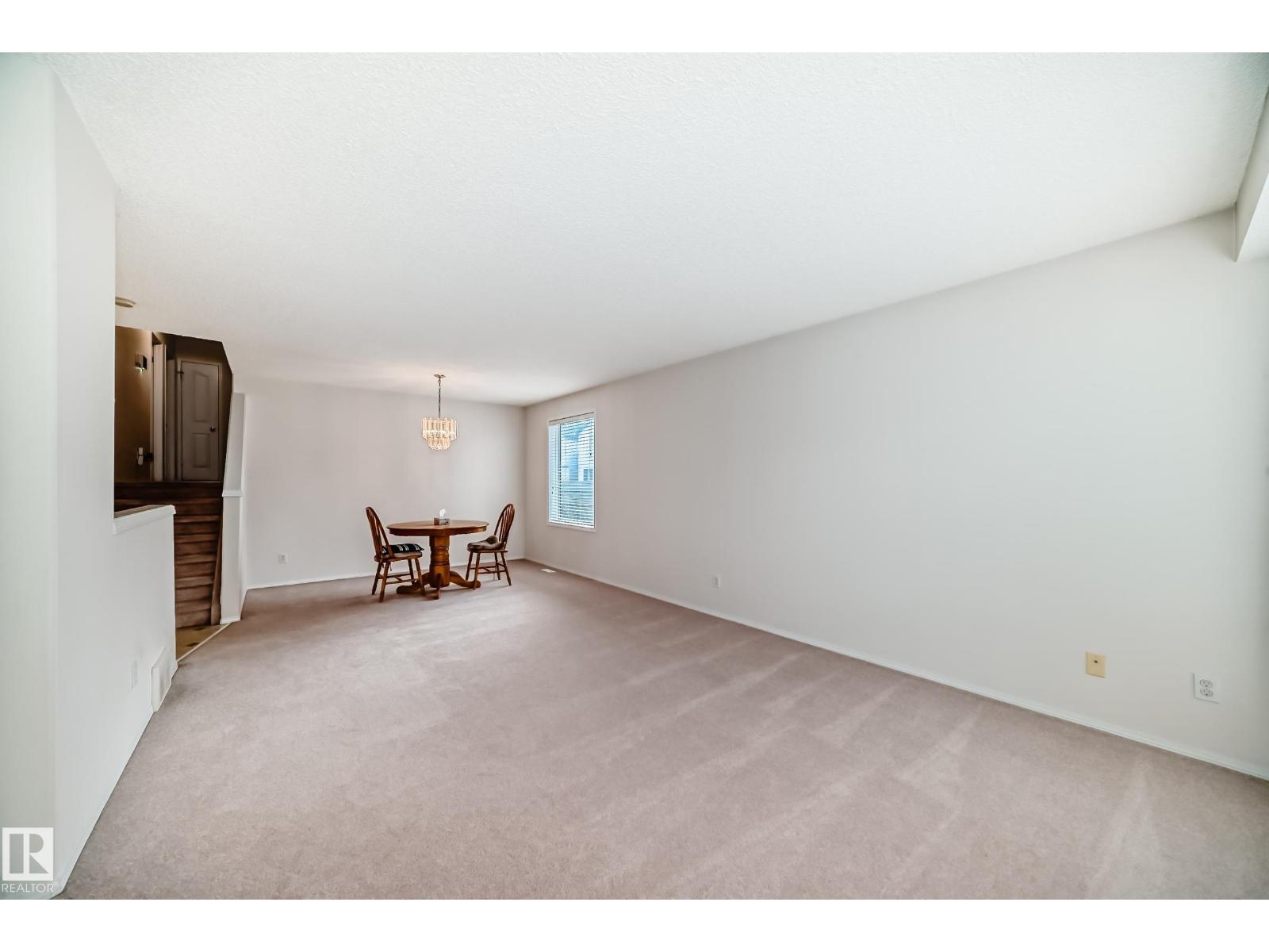 Photo 5 of 17215 88 St Nw, Edmonton AB