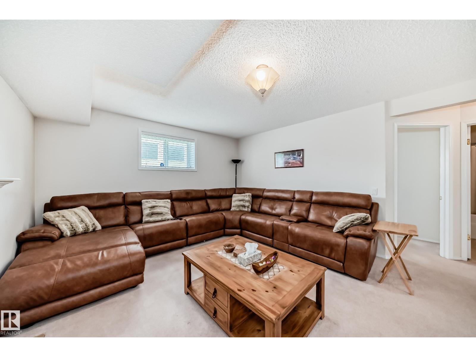 Photo 4 of 17215 88 St Nw, Edmonton AB