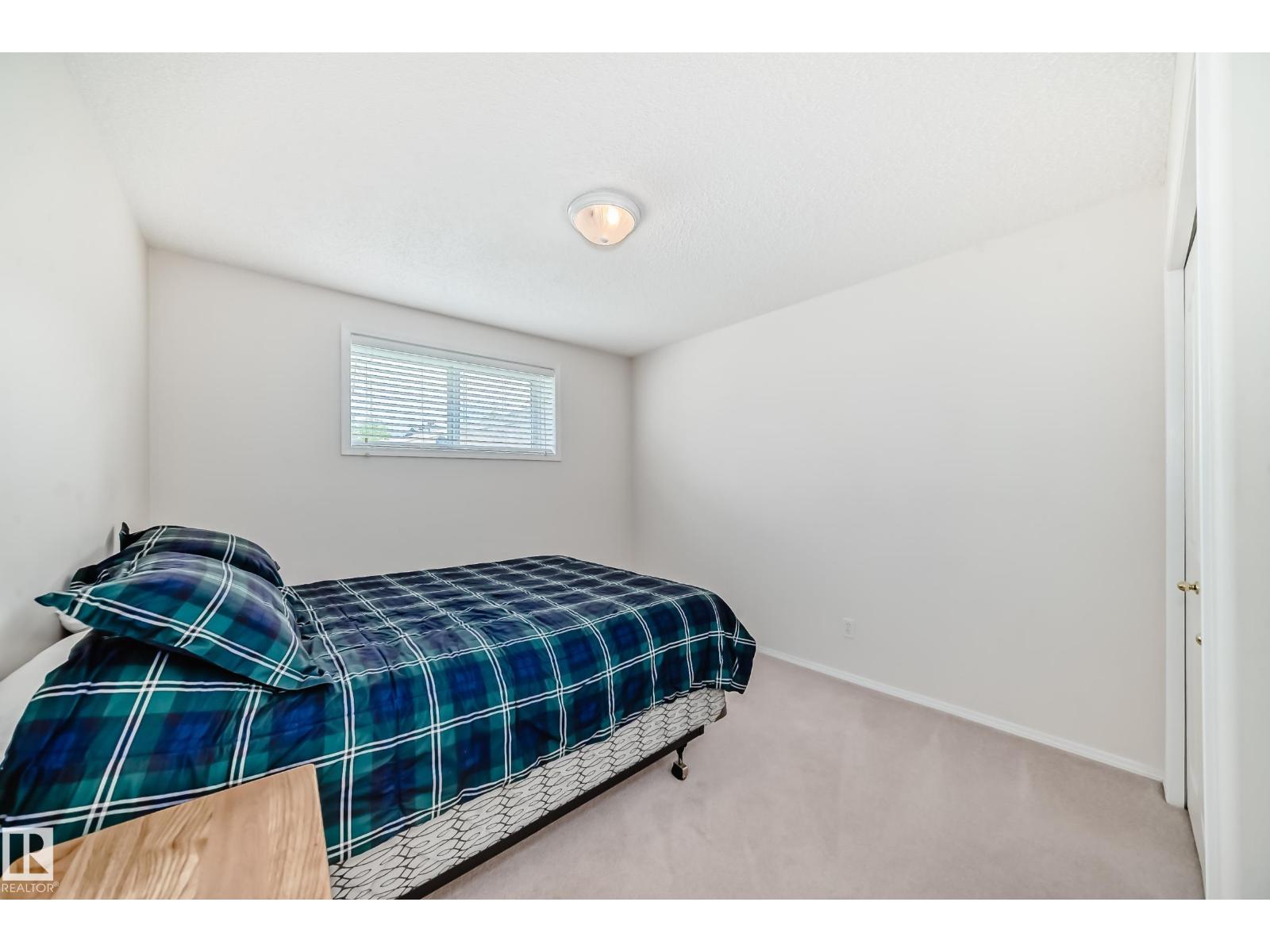 Photo 2 of 17215 88 St Nw, Edmonton AB
