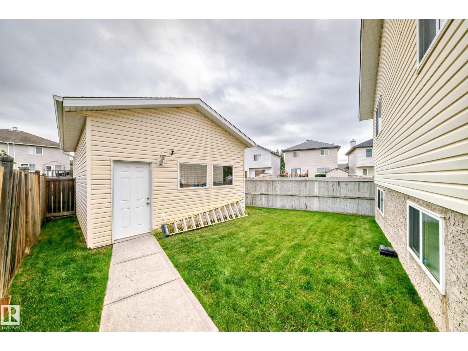 Photo 20 of 17215 88 St Nw, Edmonton AB