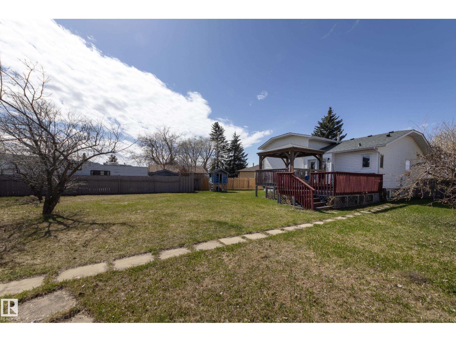 Photo 10 of 6217 13 Av Nw, Edmonton AB