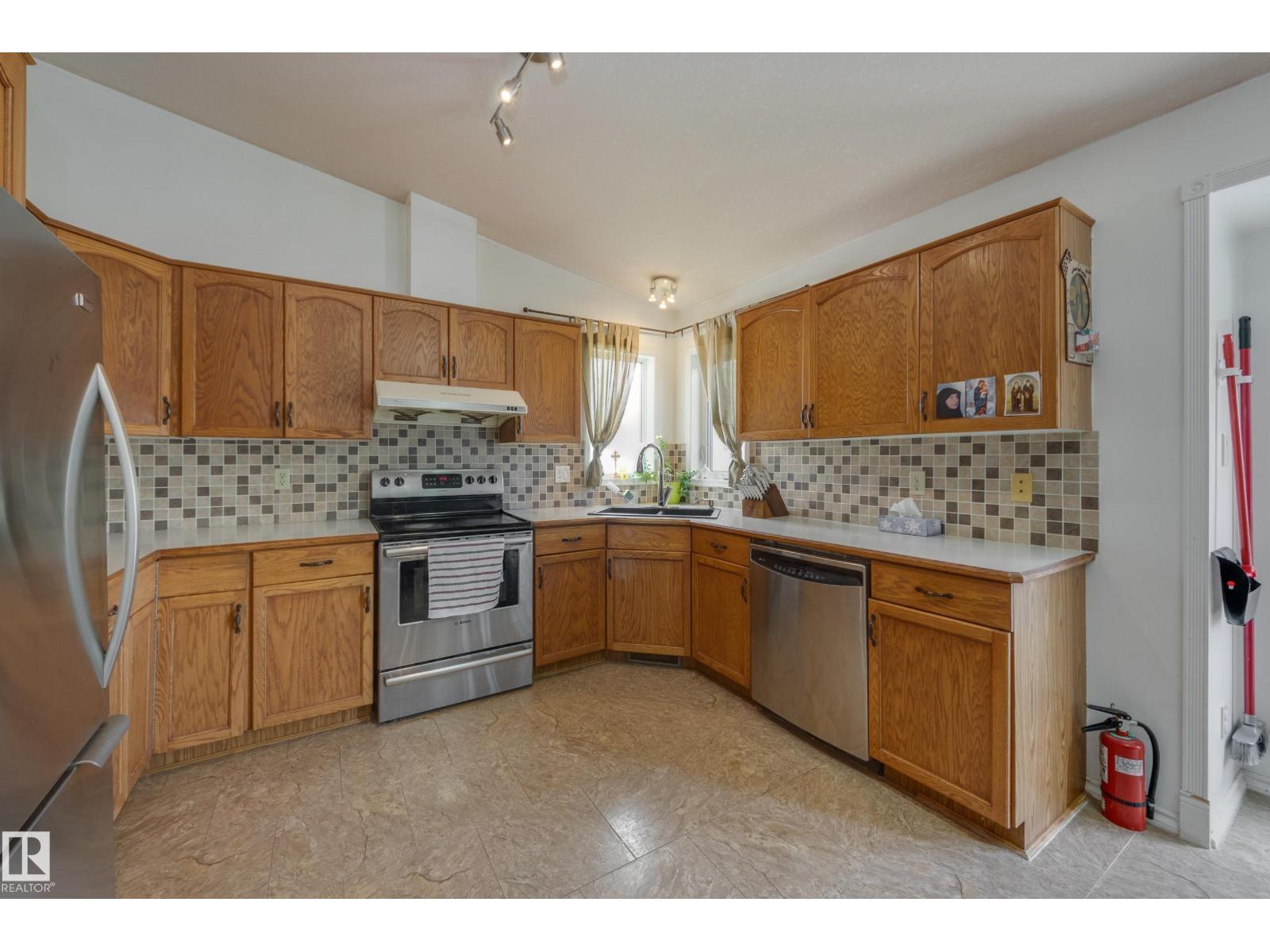Photo 21 of 6217 13 Av Nw, Edmonton AB