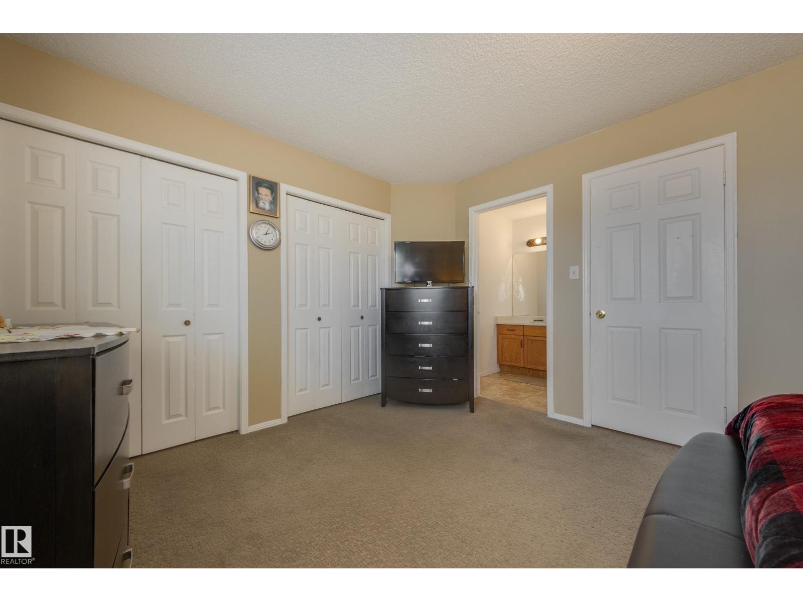 Photo 33 of 6217 13 Av Nw, Edmonton AB