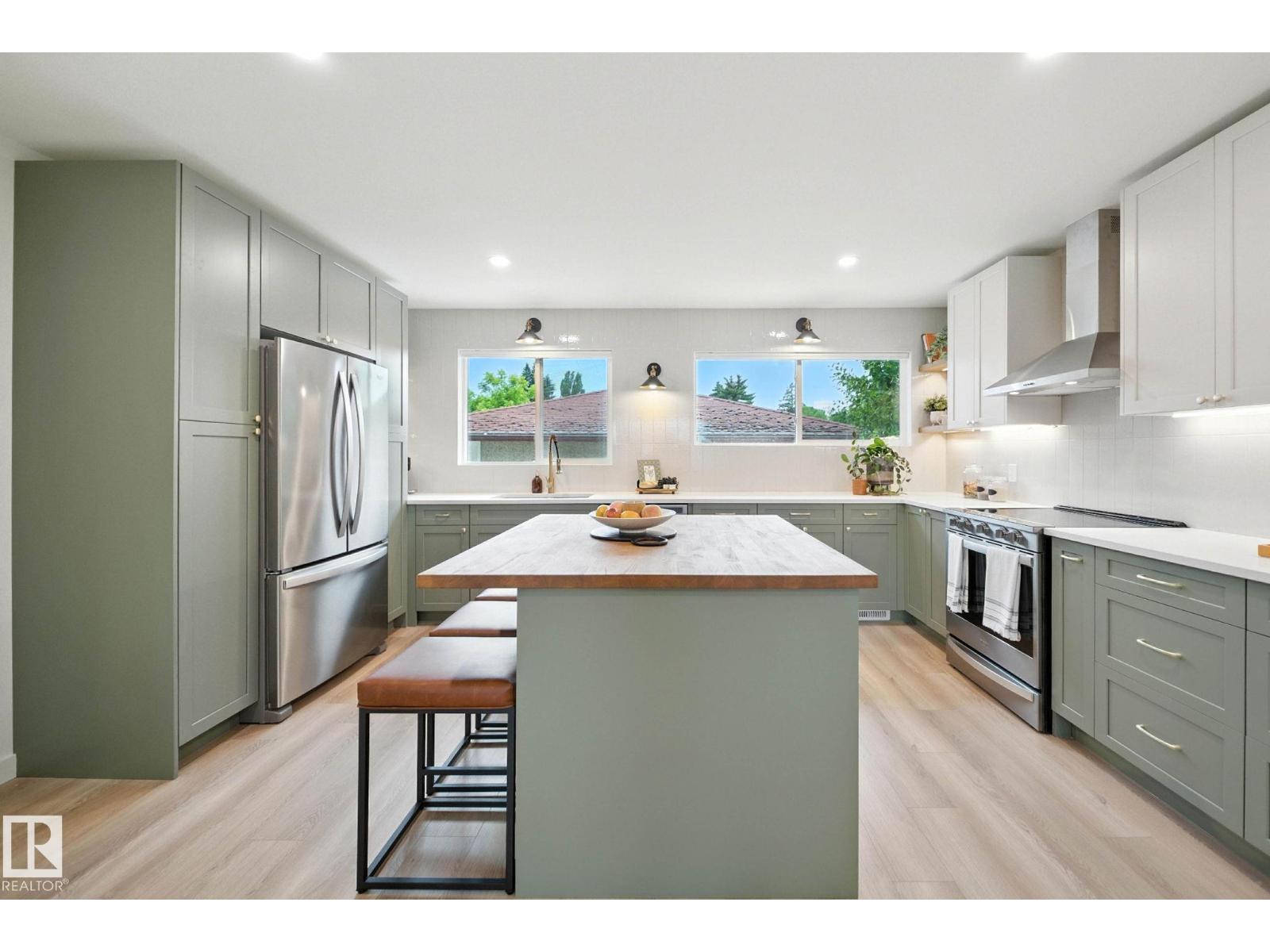 Photo 34 of 9444 74 St Nw, Edmonton AB