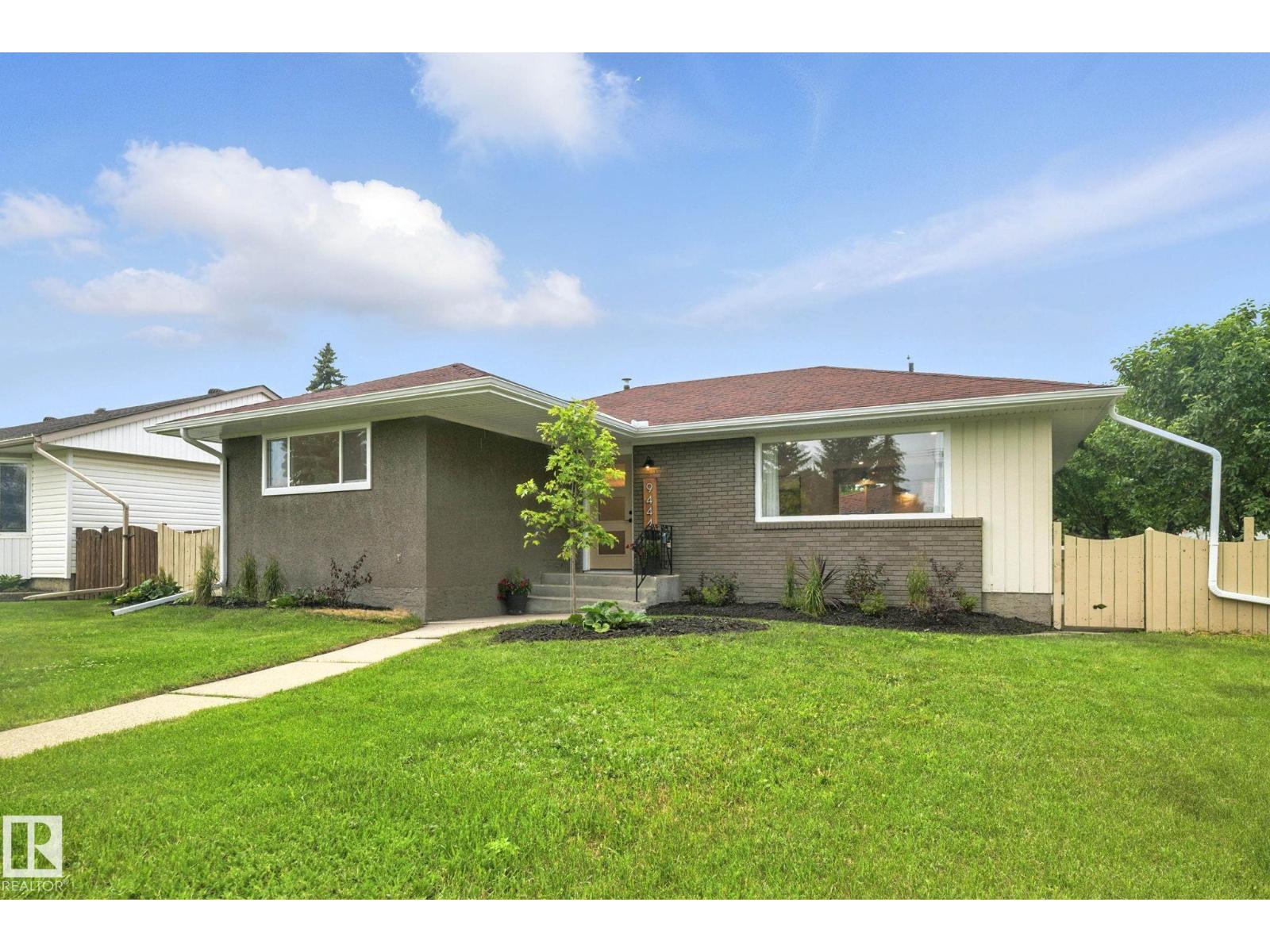 Photo 20 of 9444 74 St Nw, Edmonton AB