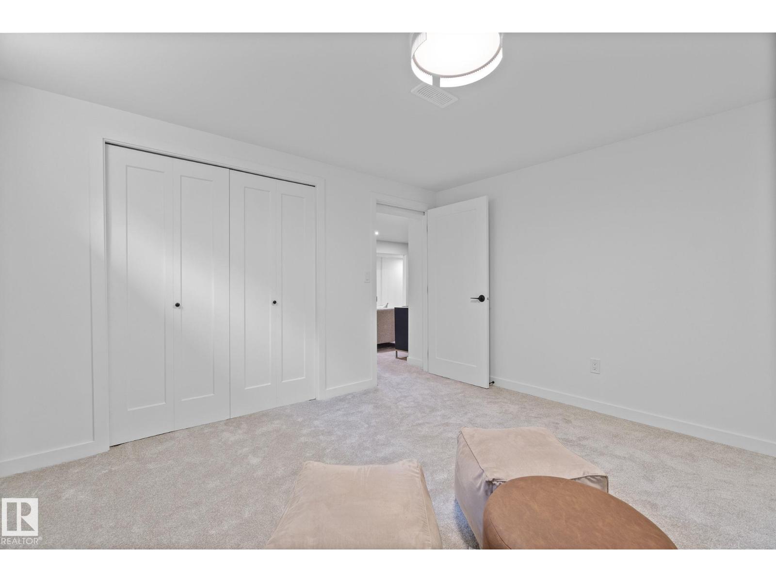 Photo 13 of 9444 74 St Nw, Edmonton AB