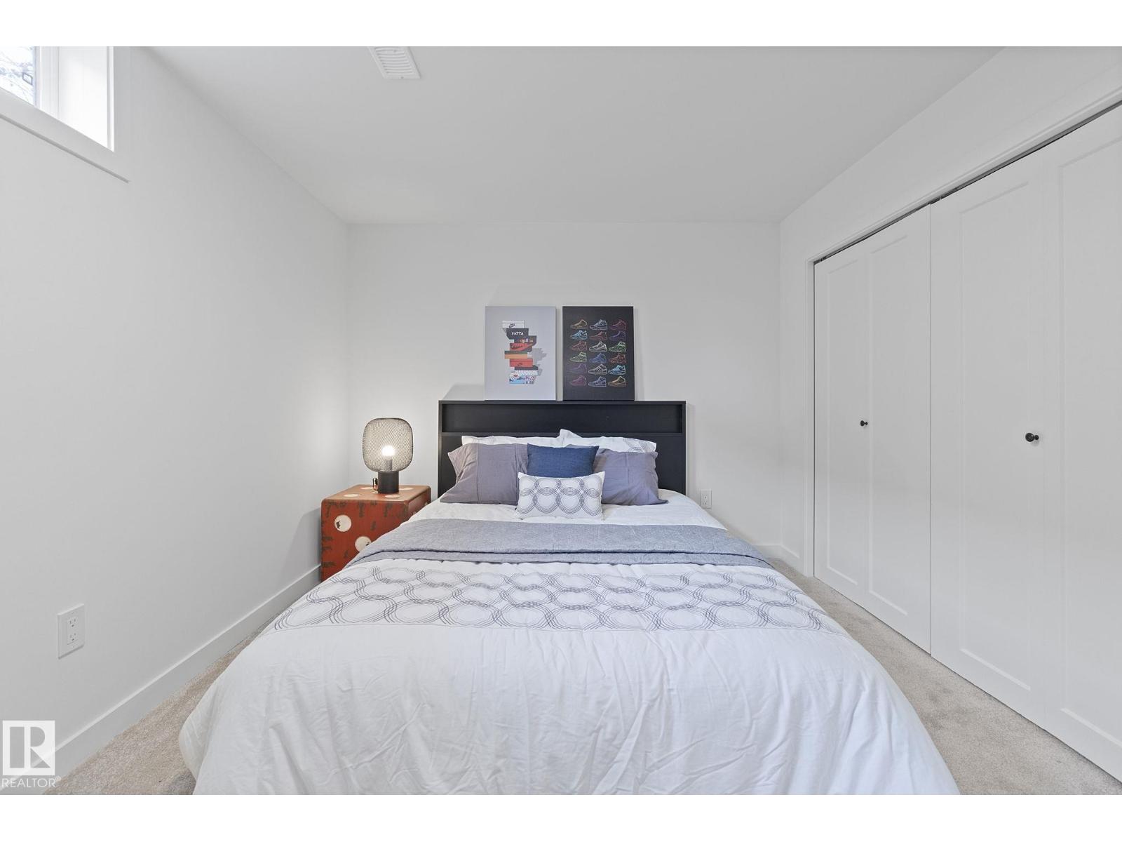 Photo 4 of 9444 74 St Nw, Edmonton AB