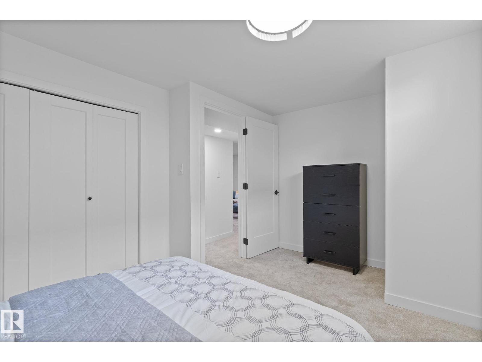 Photo 3 of 9444 74 St Nw, Edmonton AB