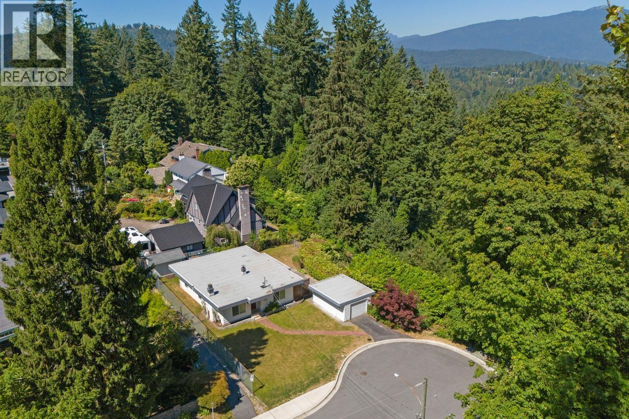 Photo 2 of 986 Porter Street, Coquitlam BC