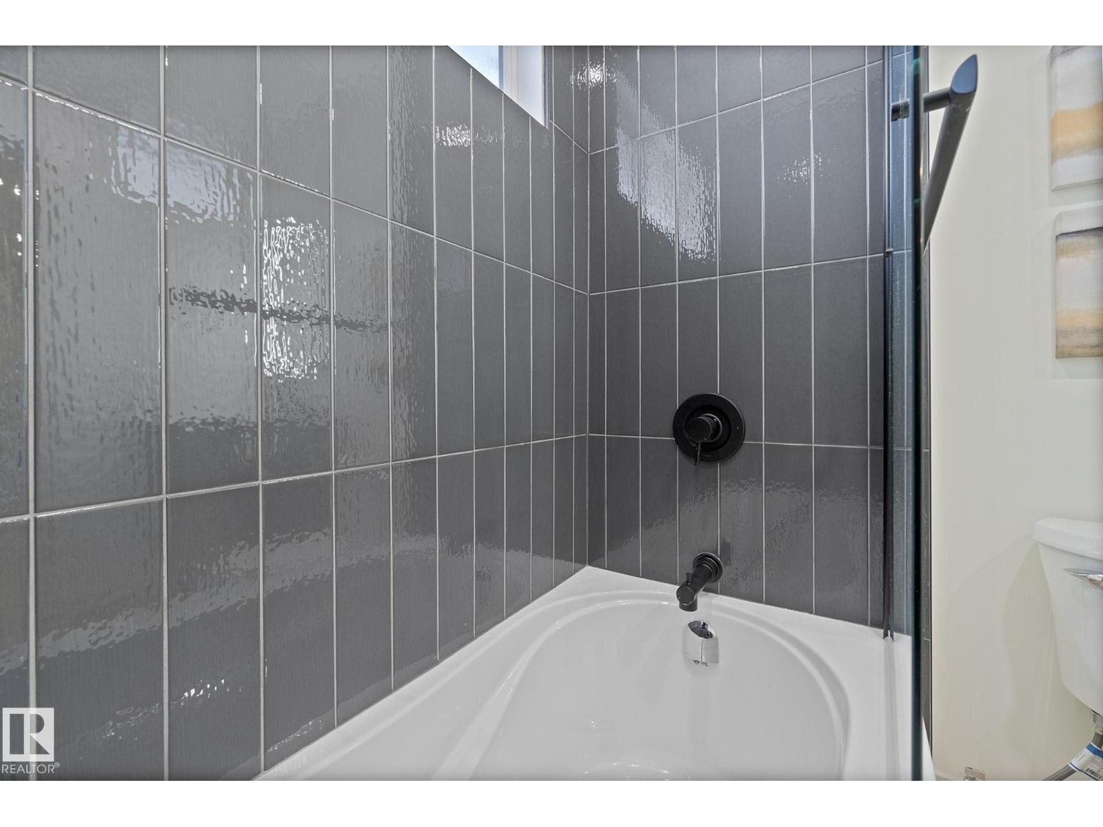 Photo 6 of 9444 74 St Nw, Edmonton AB