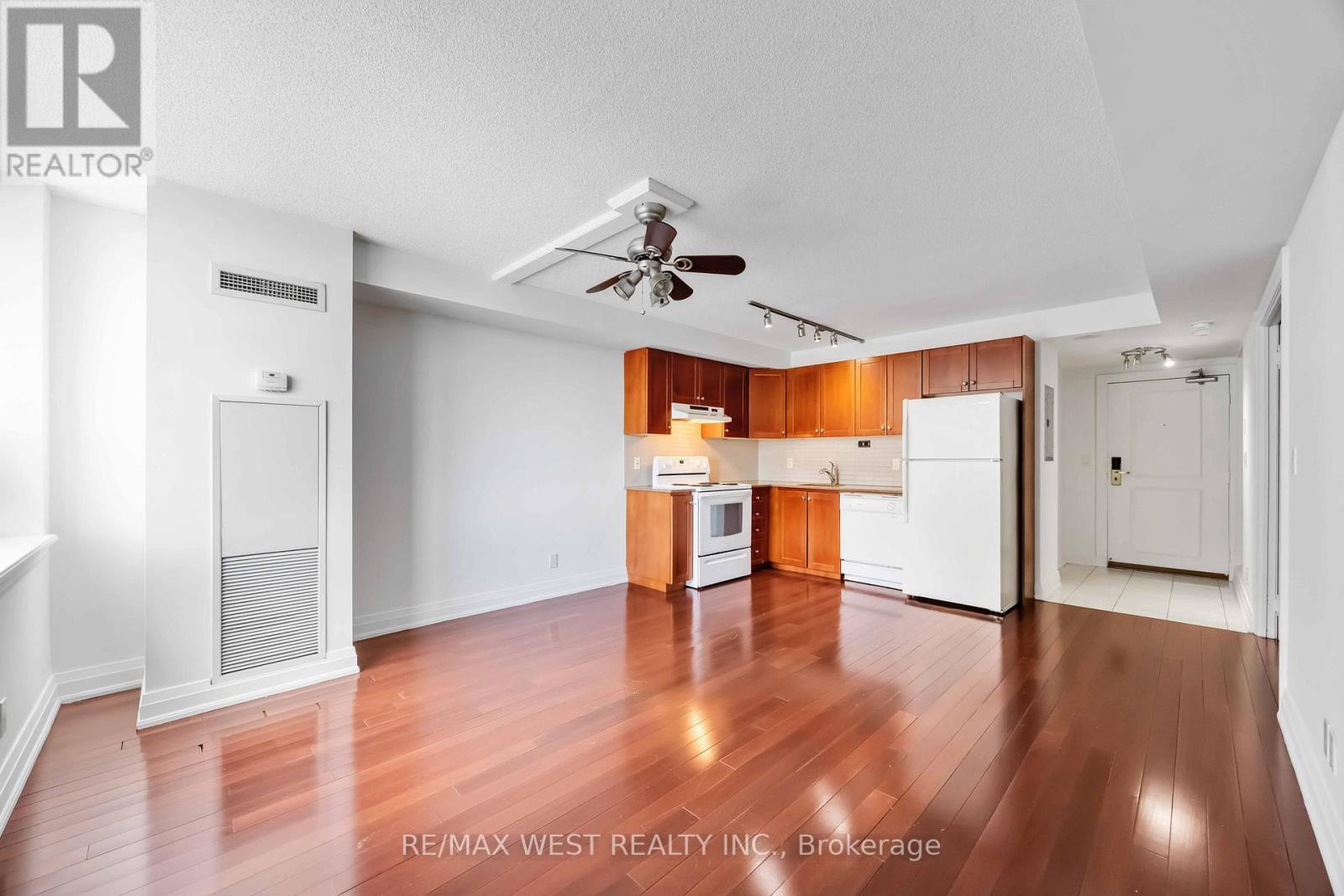 Photo 23 of 629 2737 Keele Street, Toronto ON