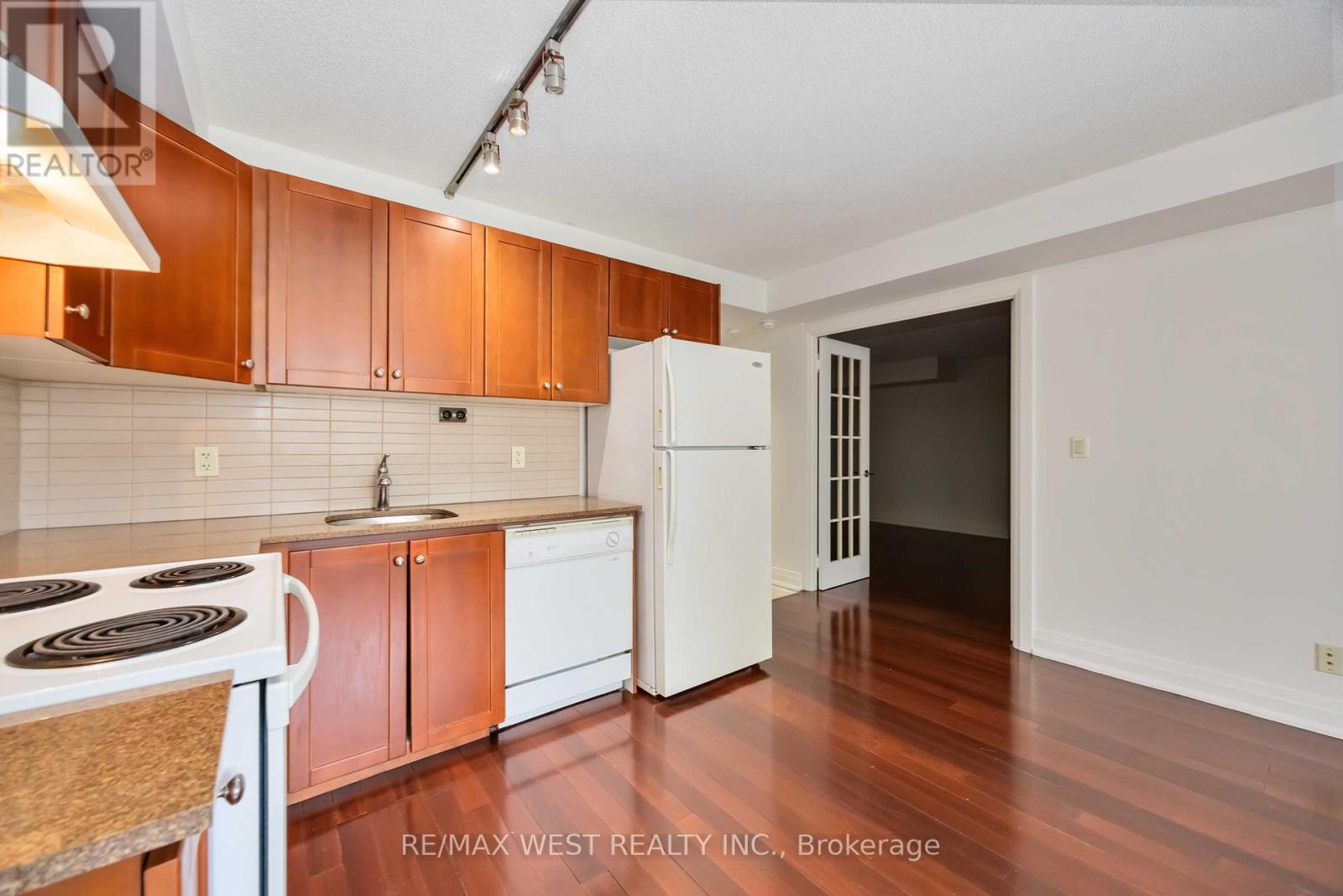 Photo 5 of 629 2737 Keele Street, Toronto ON
