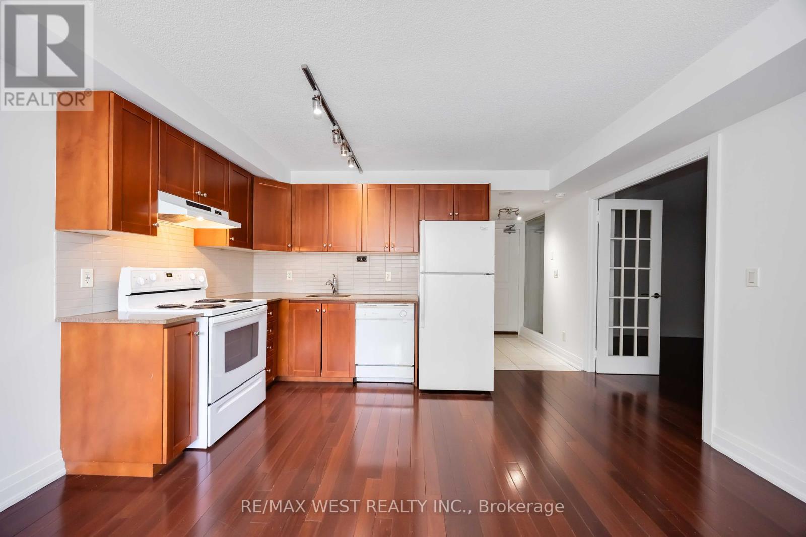 Photo 2 of 629 2737 Keele Street, Toronto ON