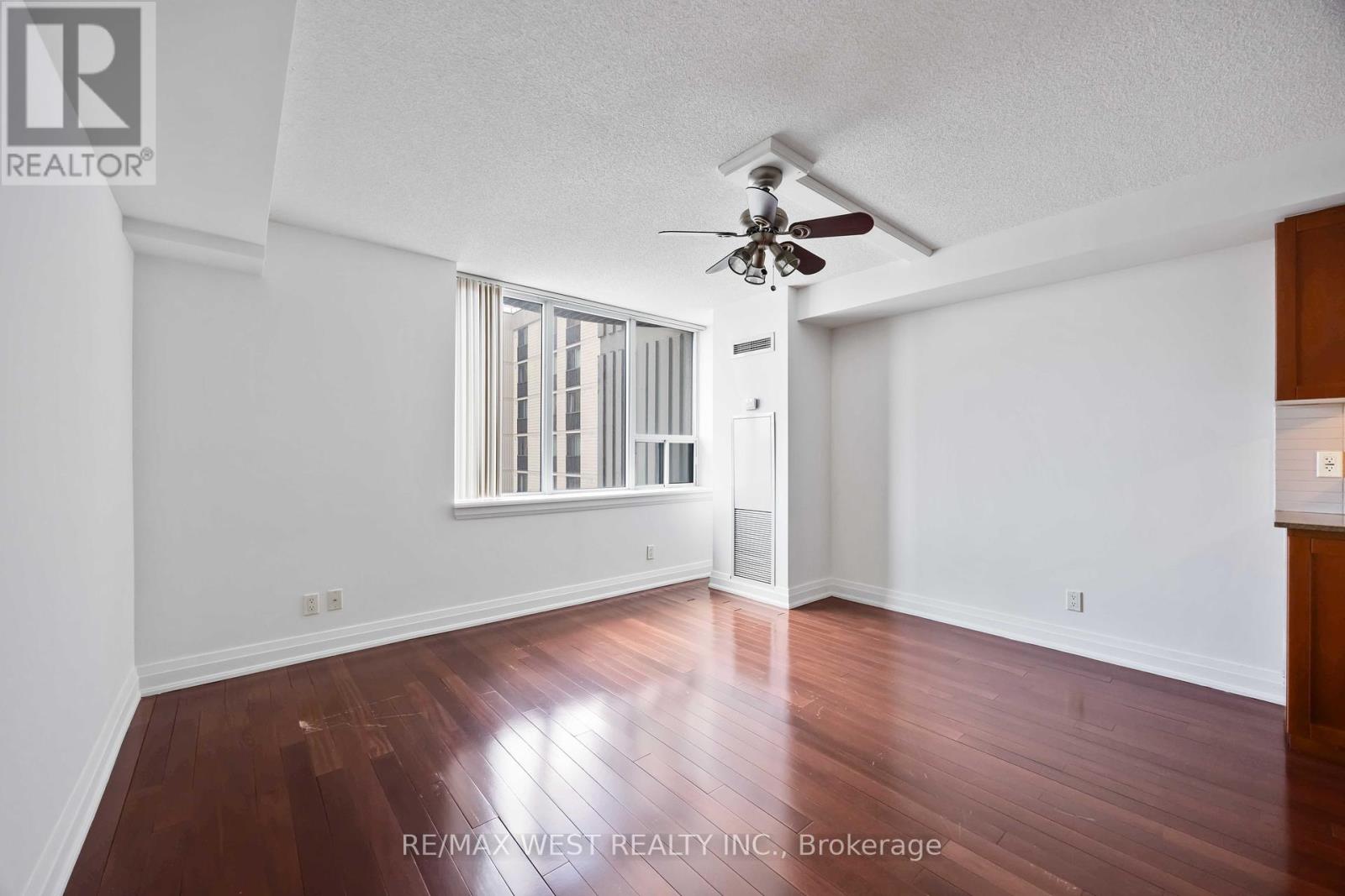 Photo 11 of 629 2737 Keele Street, Toronto ON