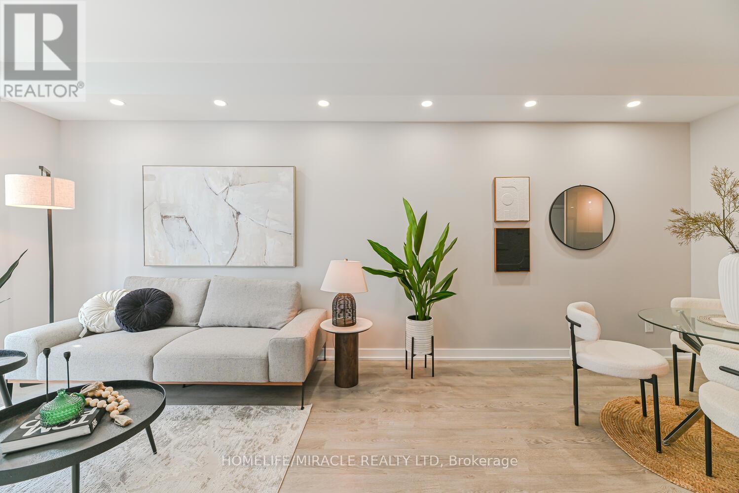 Photo 33 of 3811 1926 Lakeshore Boulevard, Toronto ON